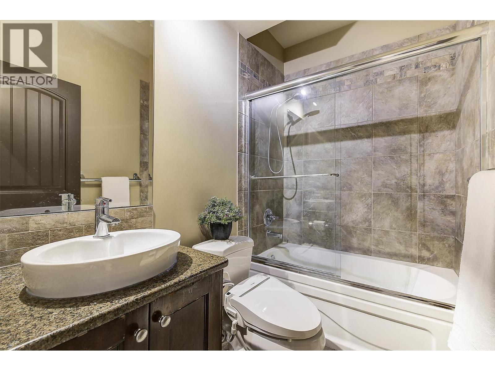  679 Devonian Avenue, Kelowna