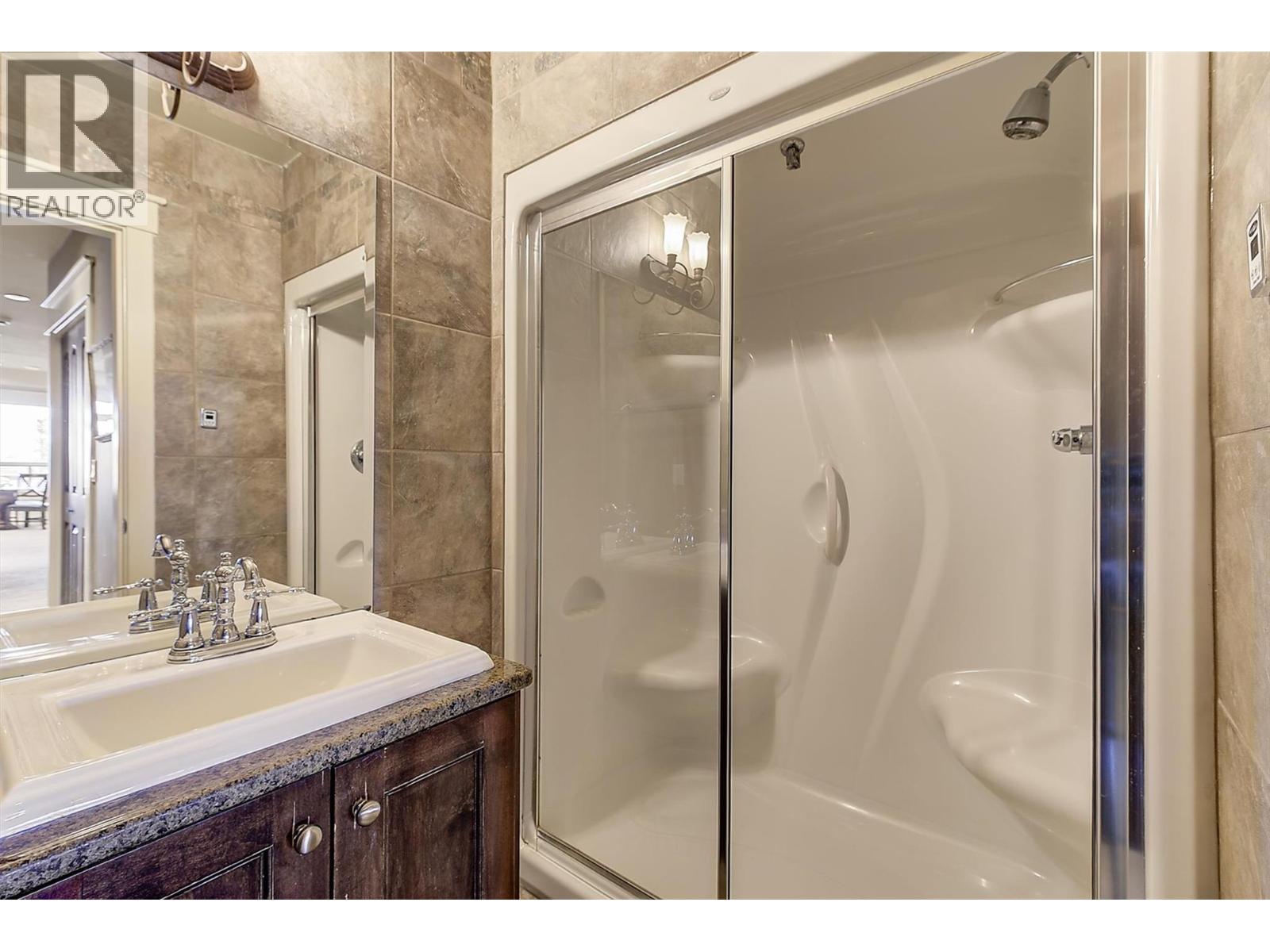  679 Devonian Avenue, Kelowna