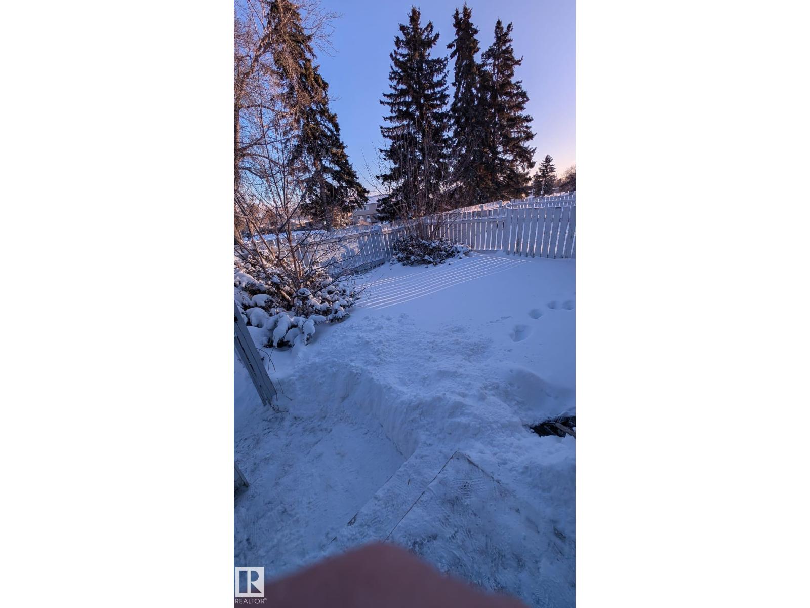 4 AMBERLY CT NW, Edmonton