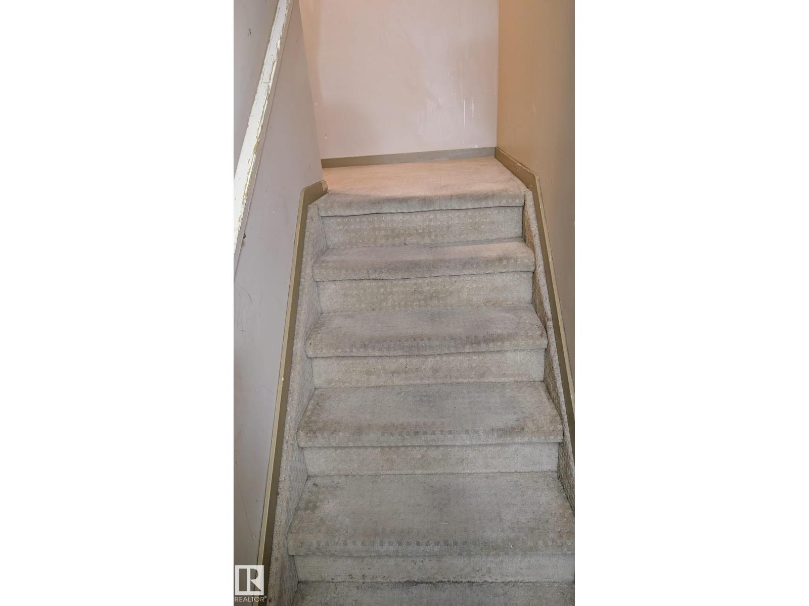 4 AMBERLY CT NW, Edmonton