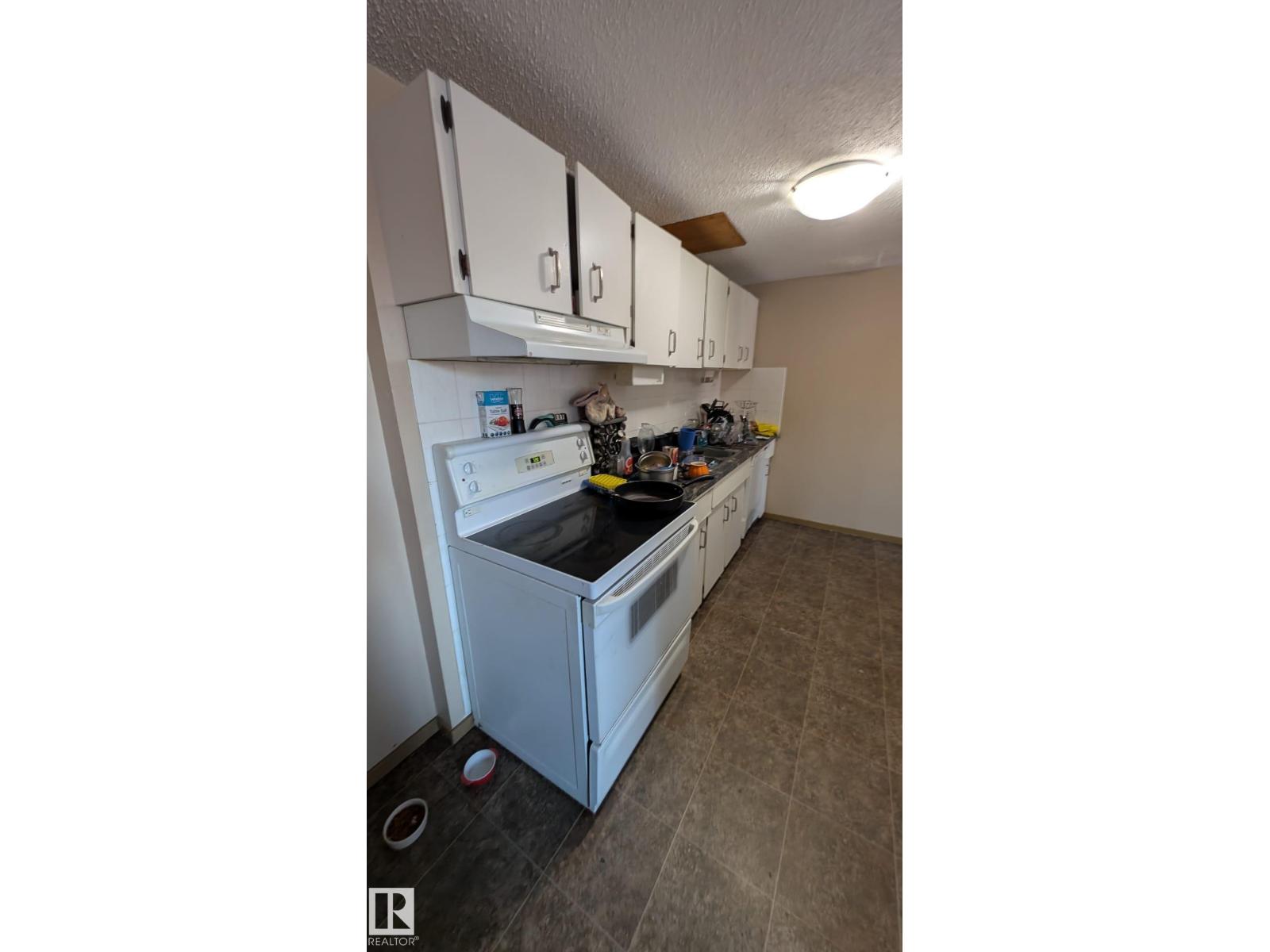 4 AMBERLY CT NW, Edmonton