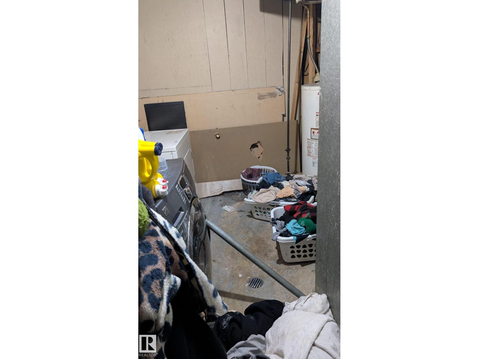 4 AMBERLY CT NW, Edmonton