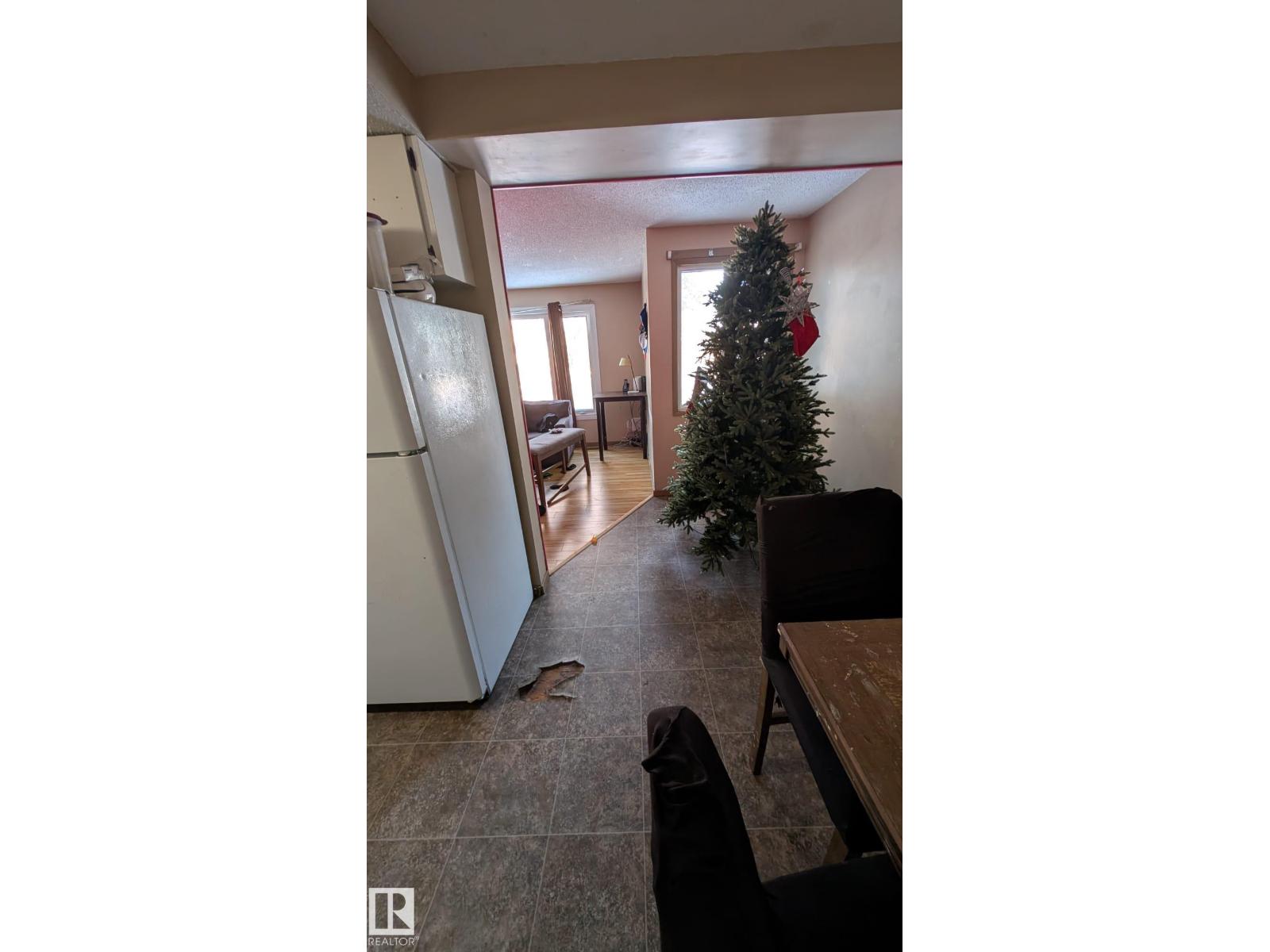 4 AMBERLY CT NW, Edmonton