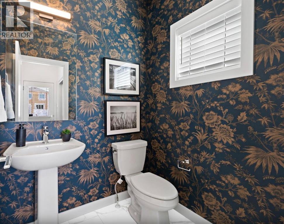 Single Family House for Sale in  Lewisburg Place NE Lewisburg Calgary 