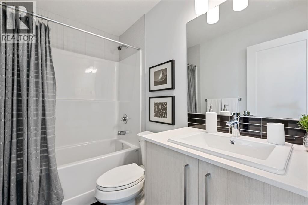 Single Family House for Sale in  Mallard Heath SE Rangeview Calgary 