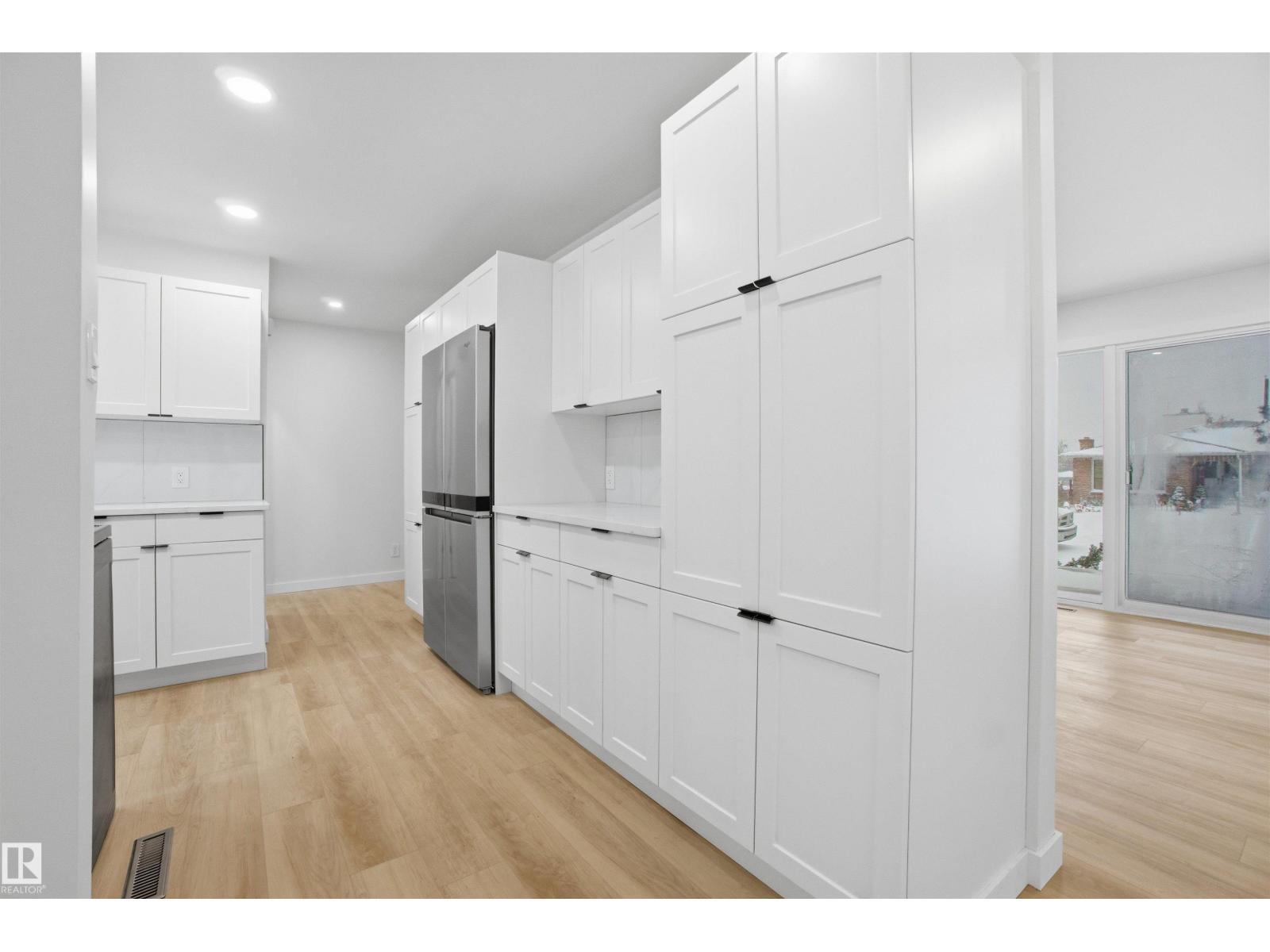 5711 95 AV NW, Edmonton