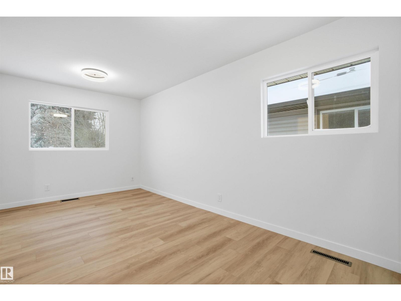 5711 95 AV NW, Edmonton