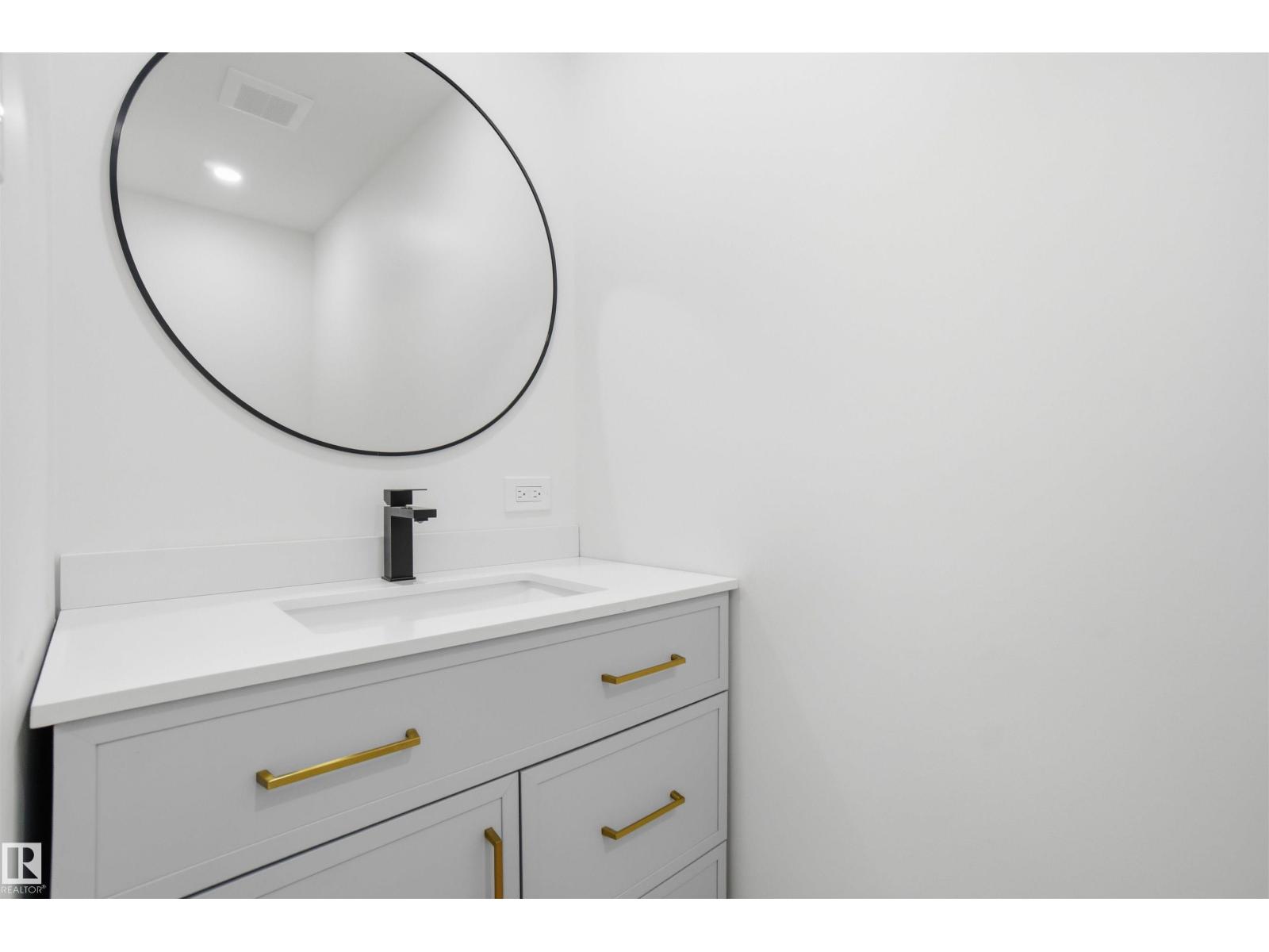 5711 95 AV NW, Edmonton