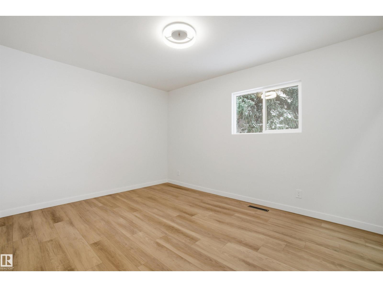 5711 95 AV NW, Edmonton