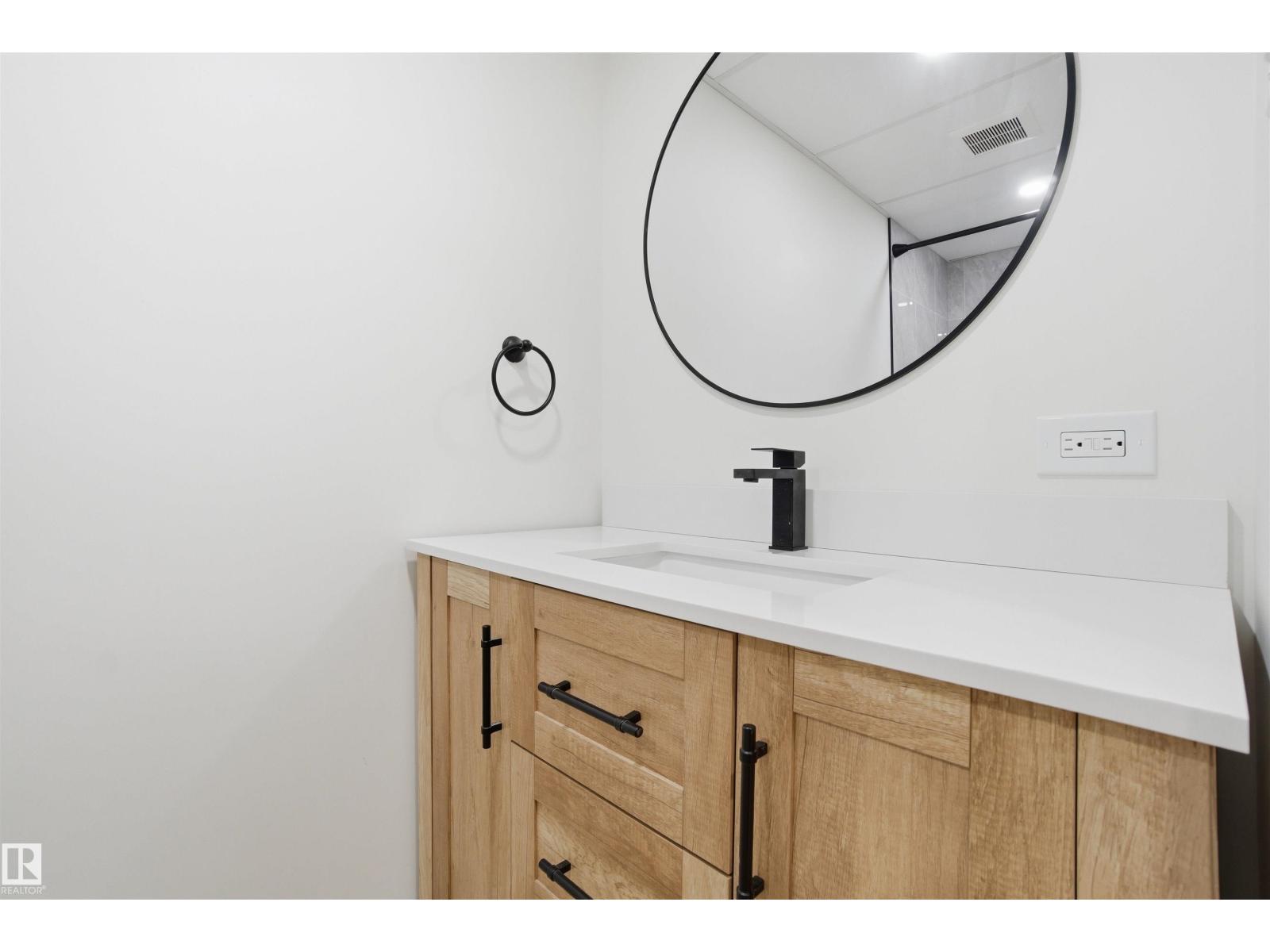 5711 95 AV NW, Edmonton