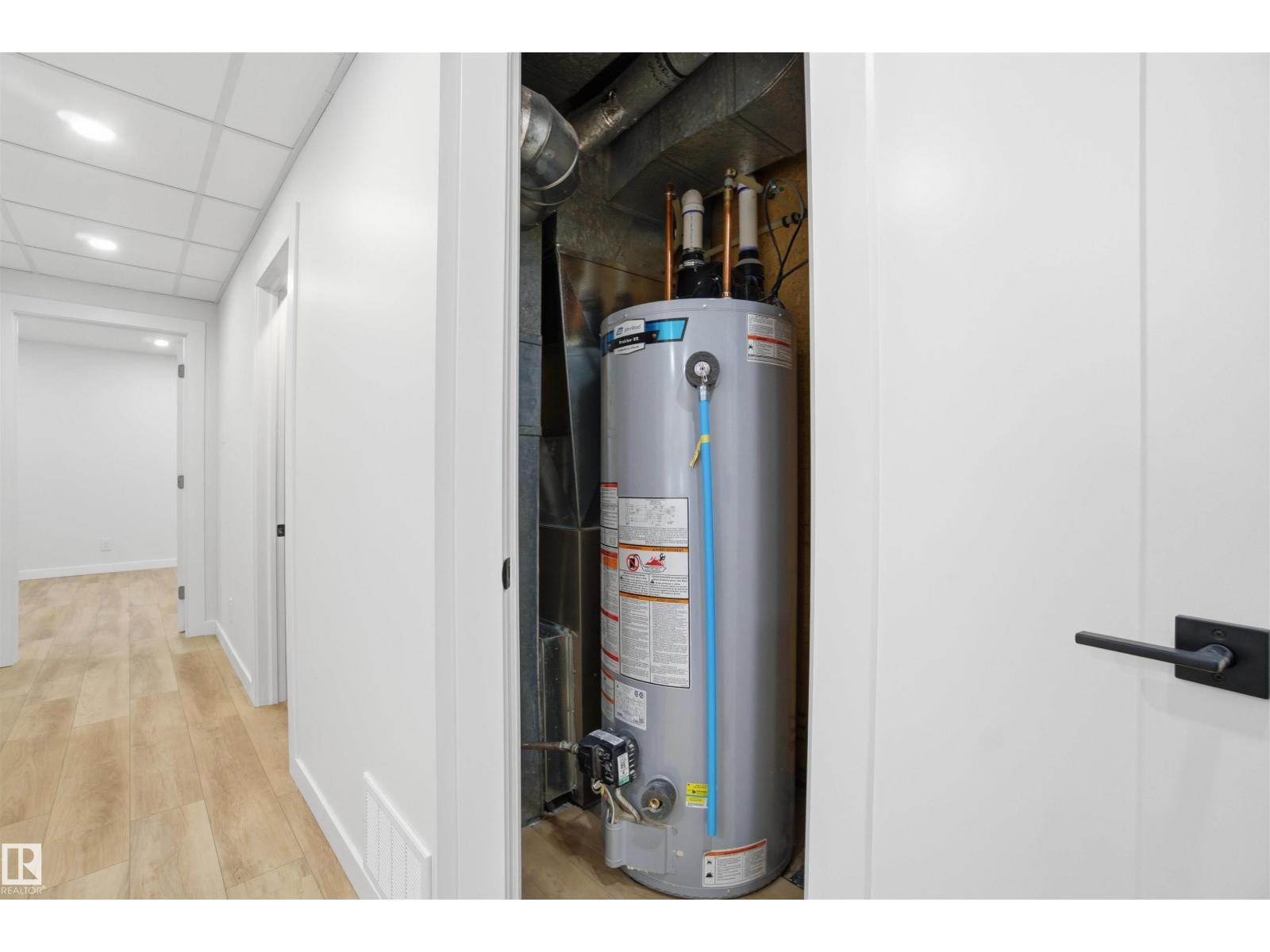 5711 95 AV NW, Edmonton