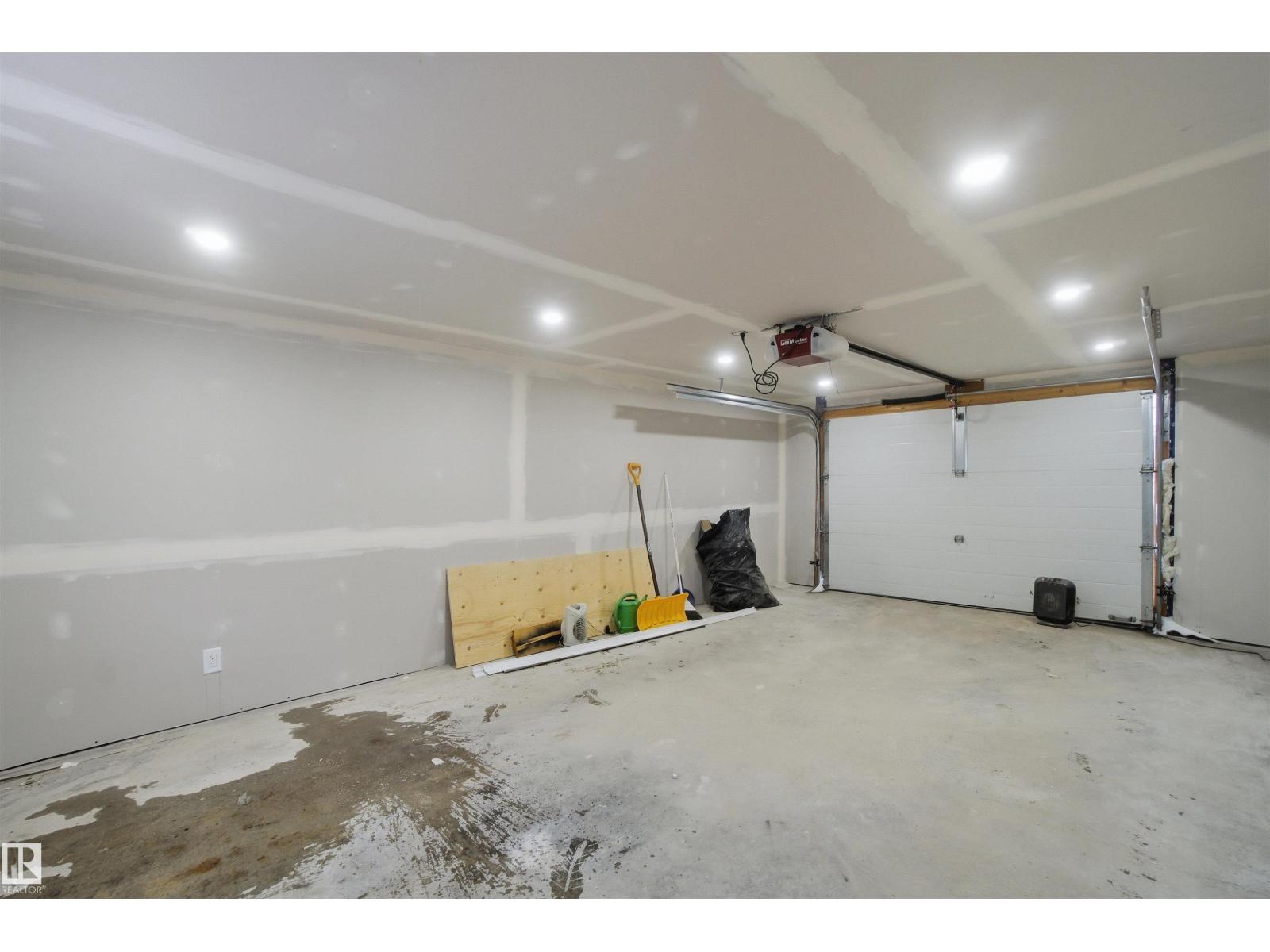 5711 95 AV NW, Edmonton