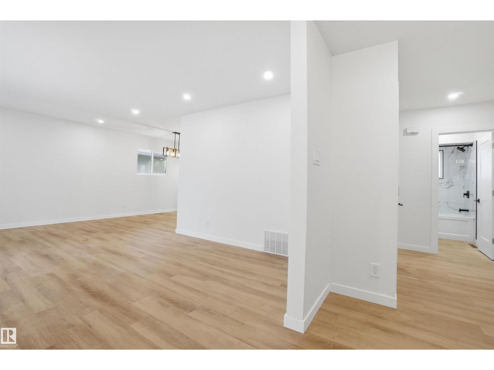 5711 95 AV NW, Edmonton