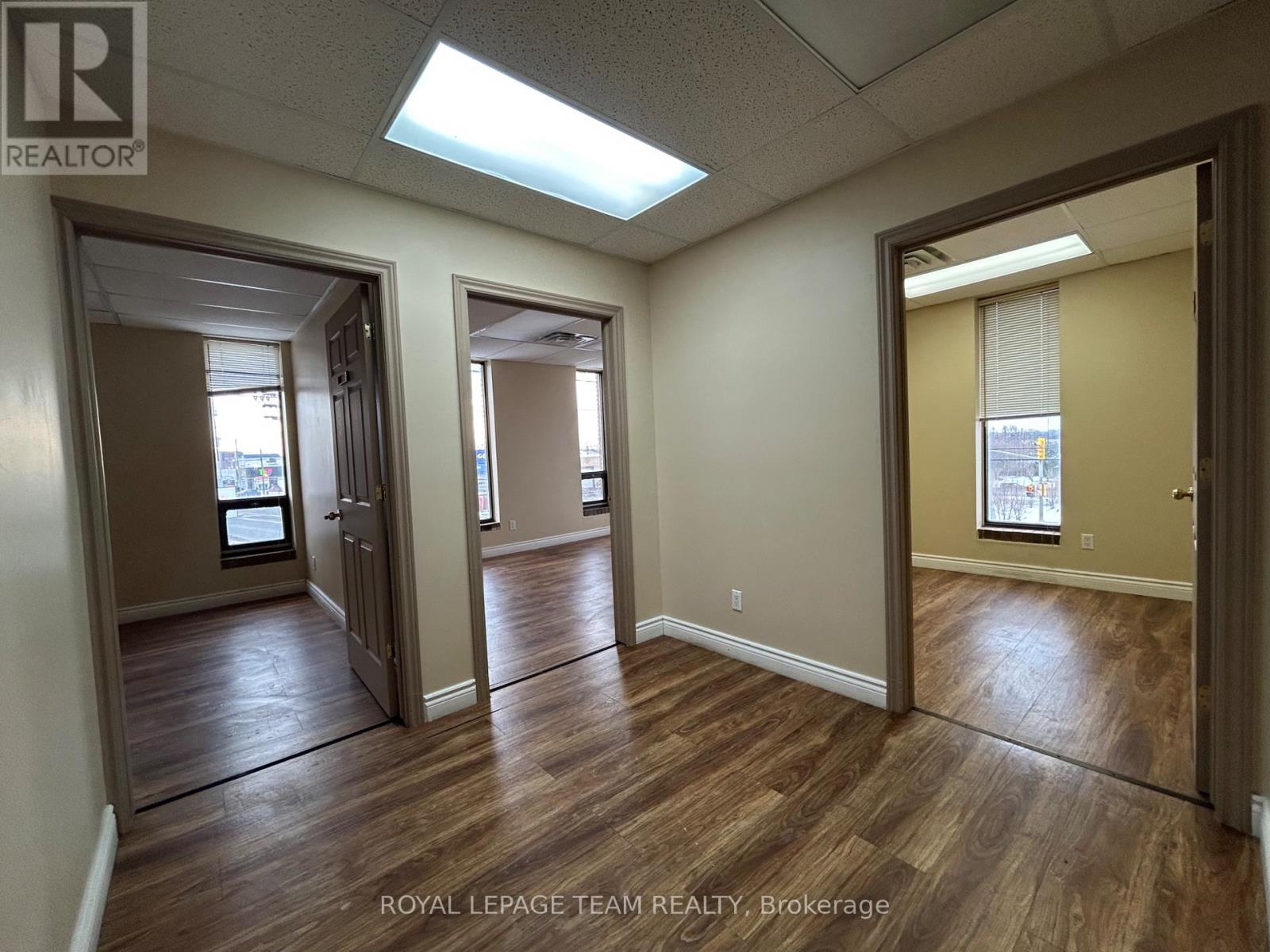 Office for Rent in Ottawa – 201 – 1695 BANK STREET, Ottawa – MLS# X12644618 - Image 21