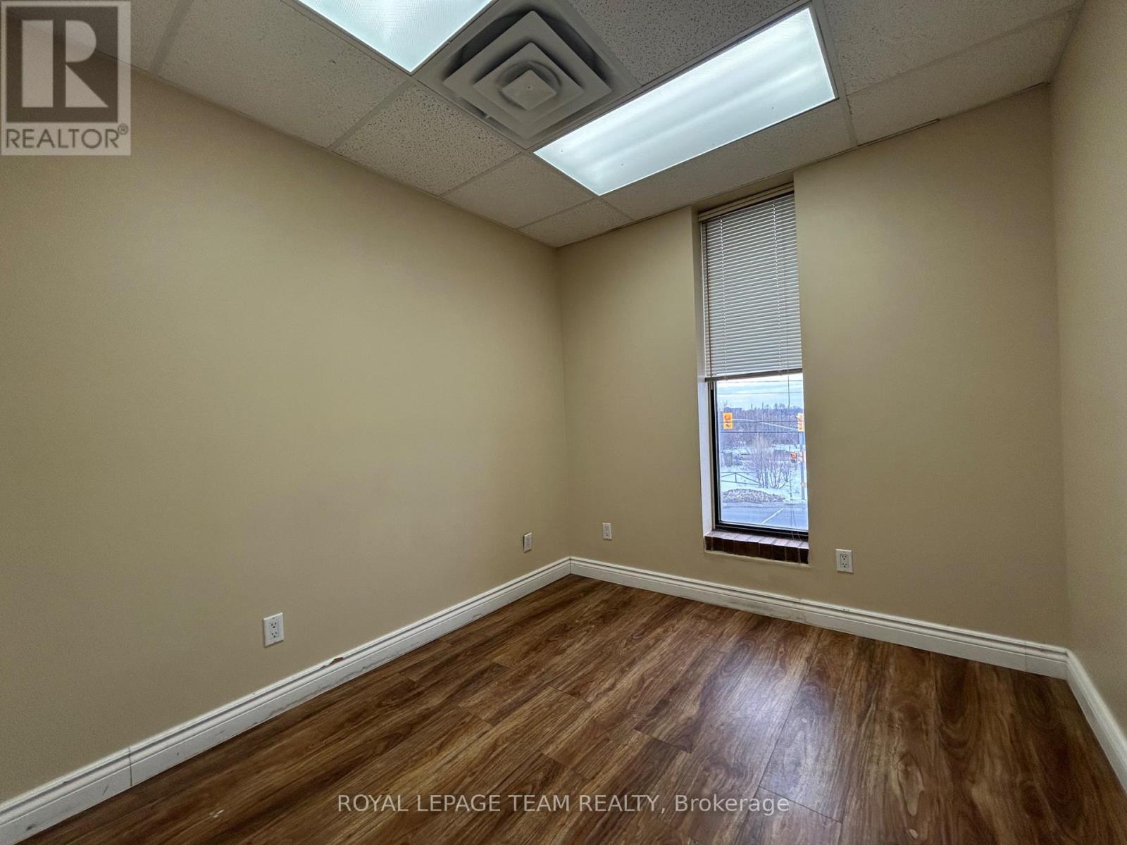 Office for Rent in Ottawa – 201 – 1695 BANK STREET, Ottawa – MLS# X12644618 - Image 22