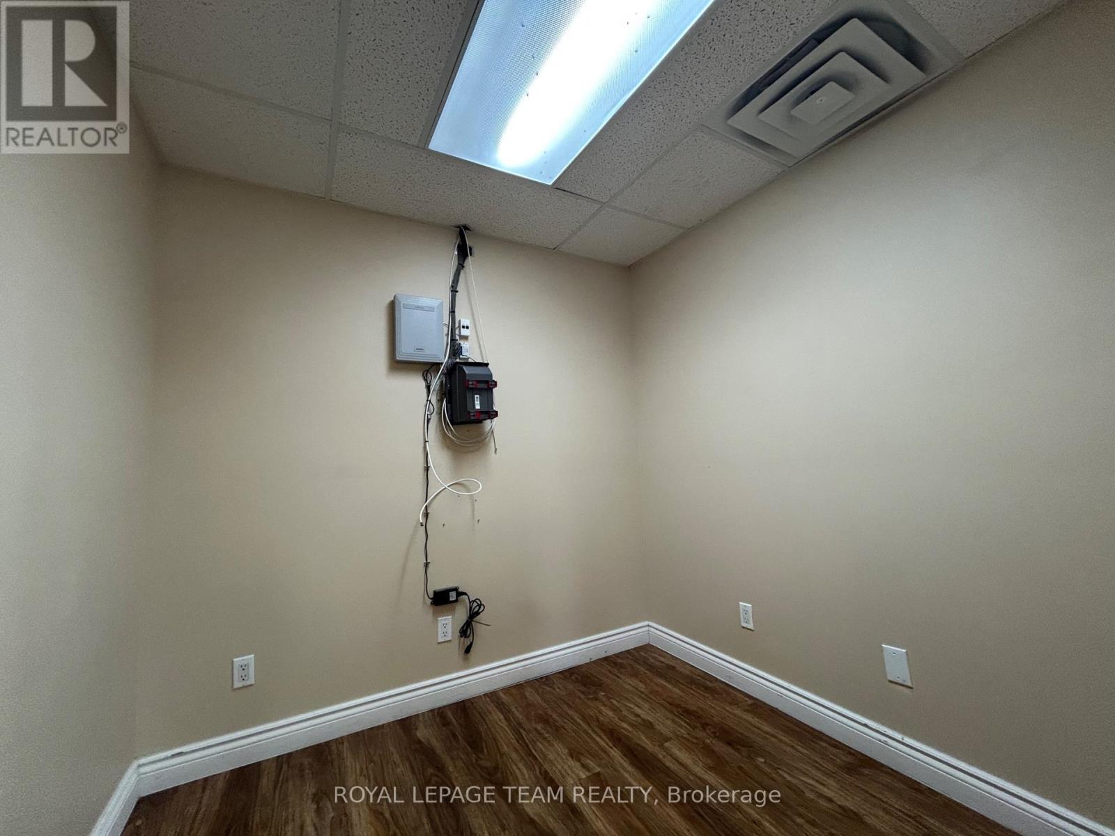 Office for Rent in Ottawa – 201 – 1695 BANK STREET, Ottawa – MLS# X12644618 - Image 31