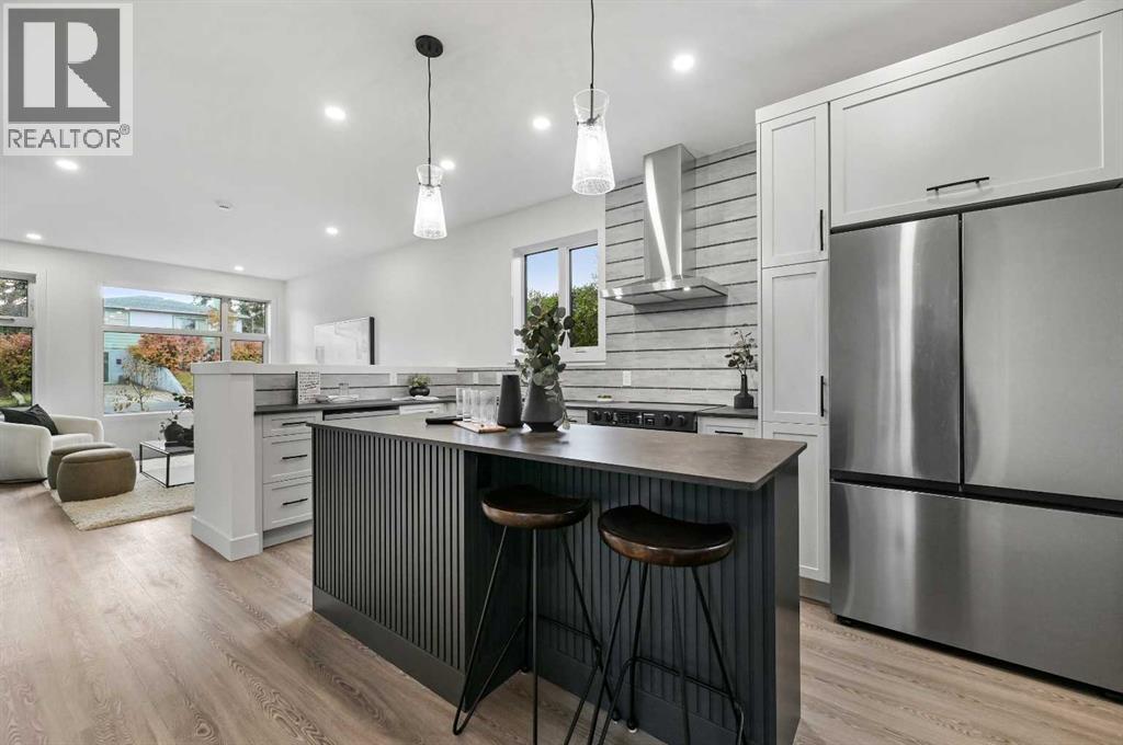 Single Family House for Sale in   Avenue NW Bowness Calgary 