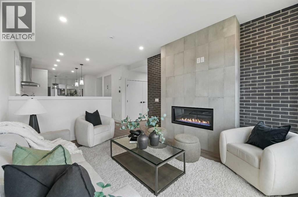 Single Family House for Sale in   Avenue NW Bowness Calgary 