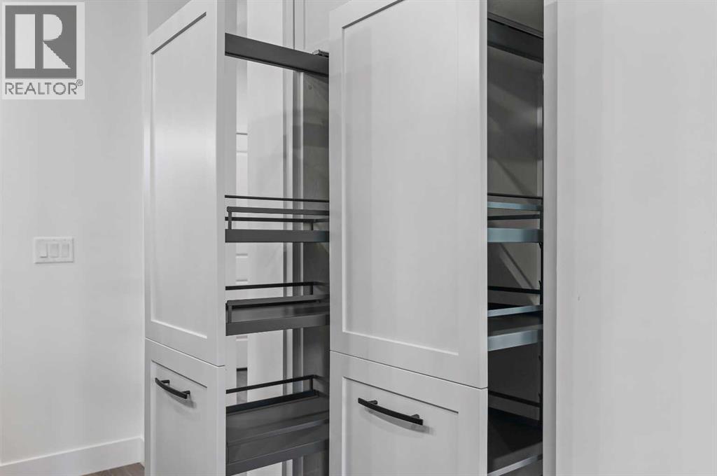 Single Family House for Sale in   Avenue NW Bowness Calgary 