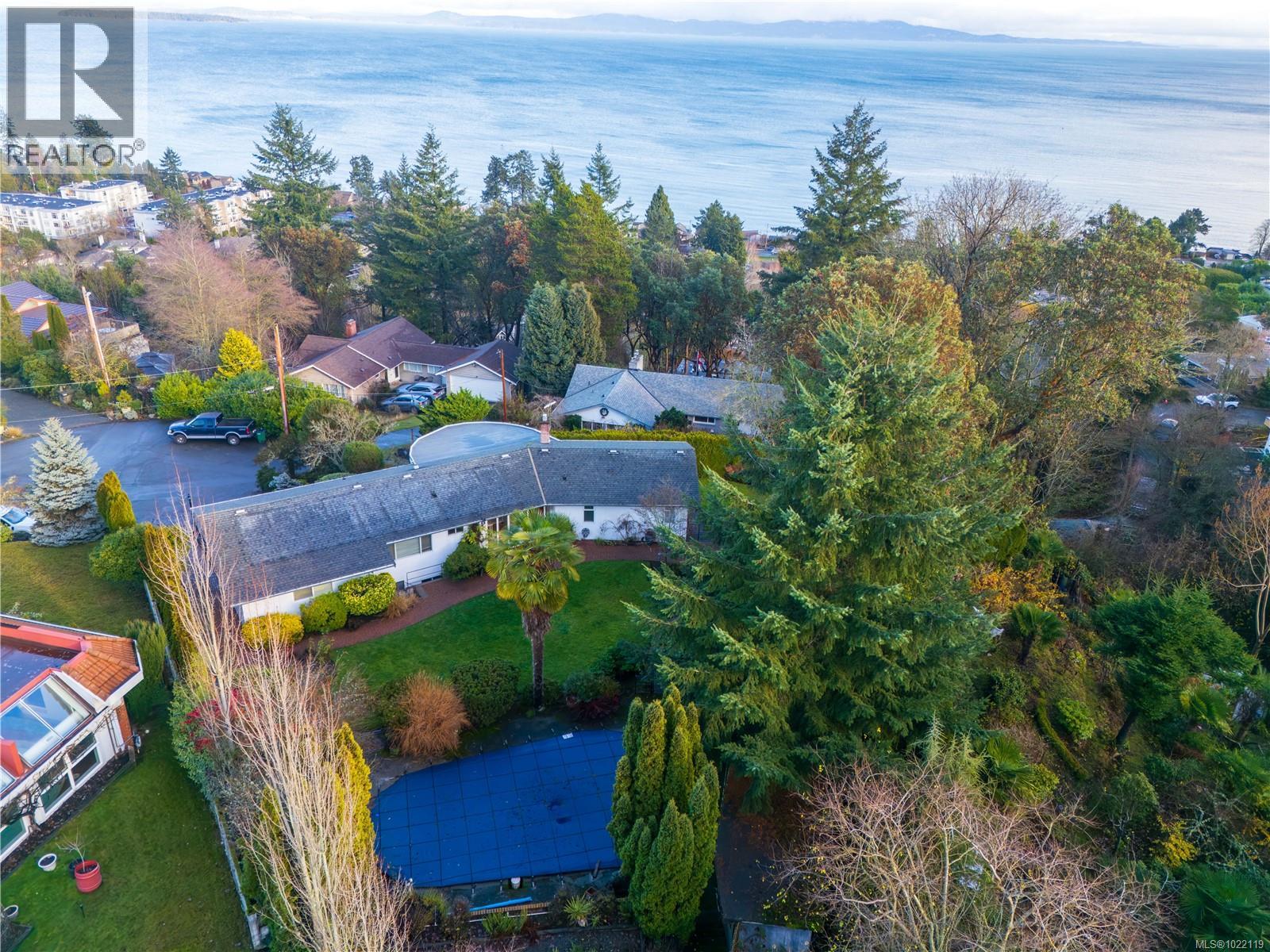  5054 Catalina Terrace, Saanich