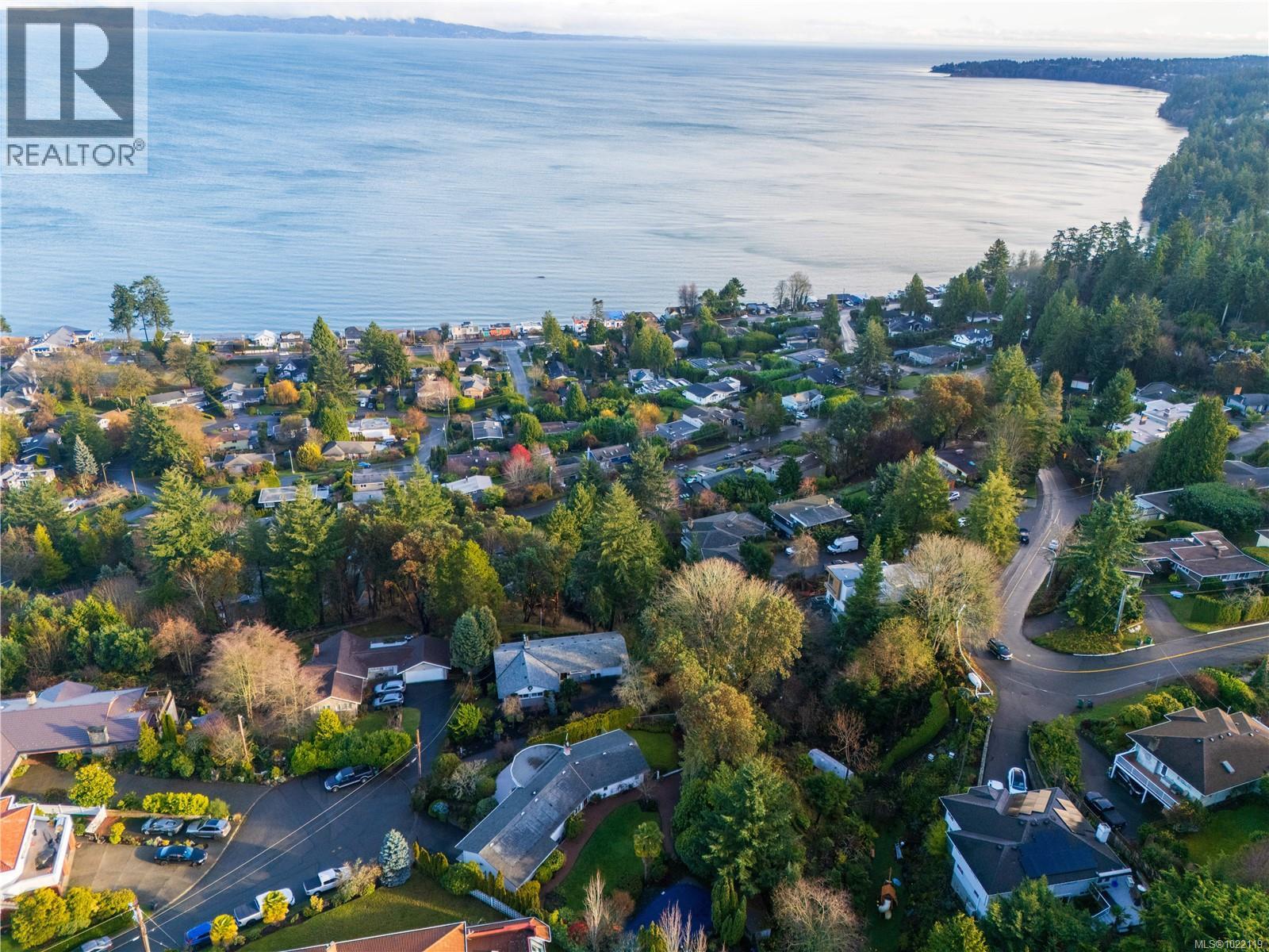  5054 Catalina Terrace, Saanich