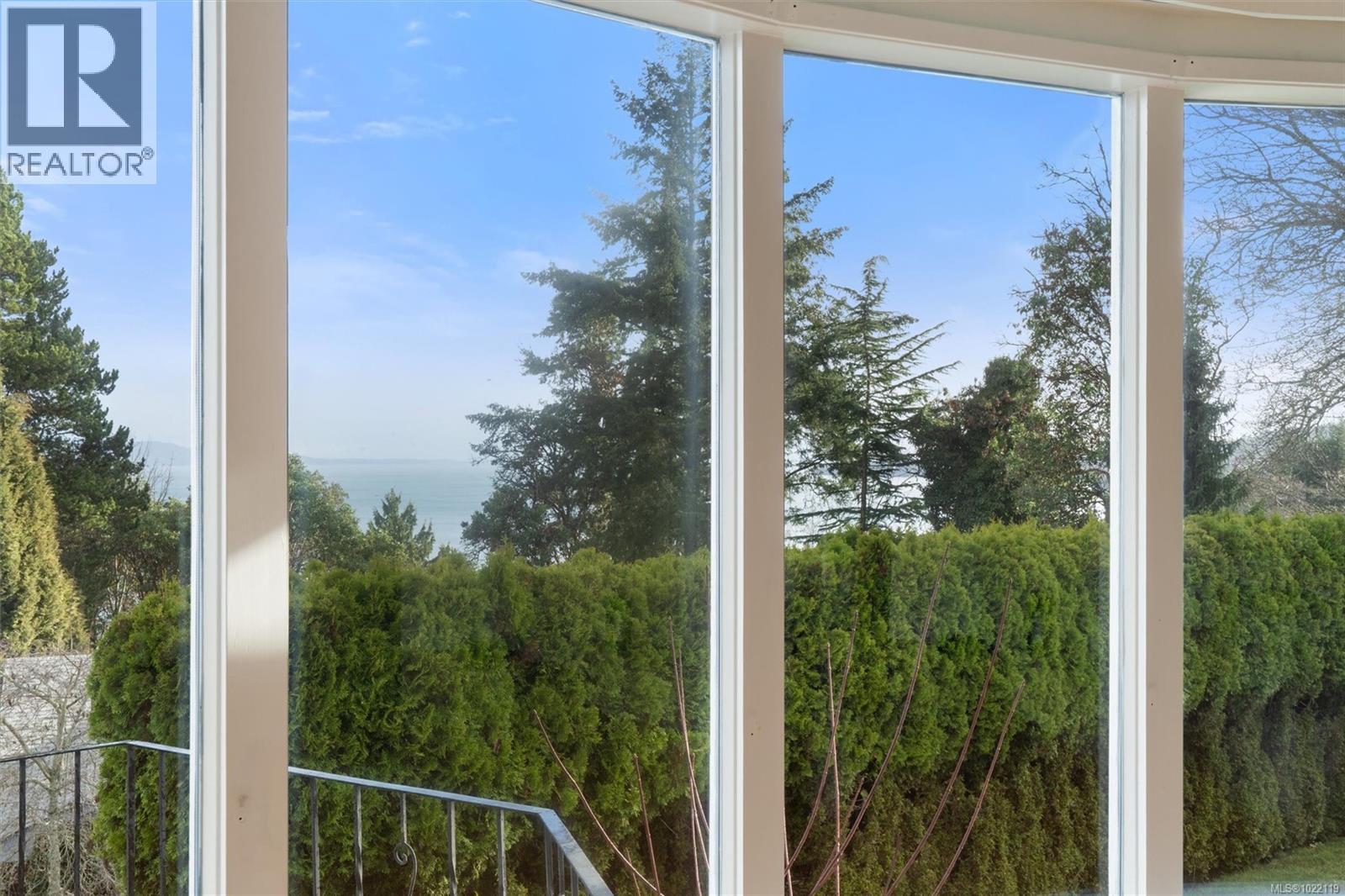  5054 Catalina Terrace, Saanich