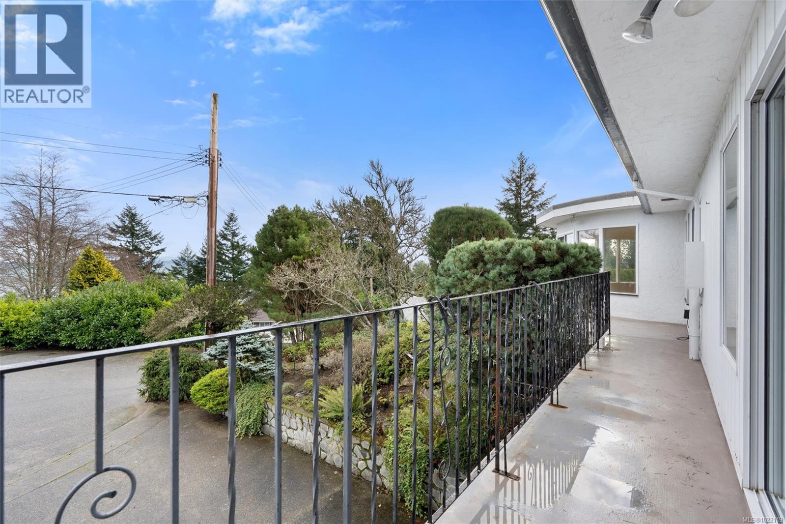  5054 Catalina Terrace, Saanich