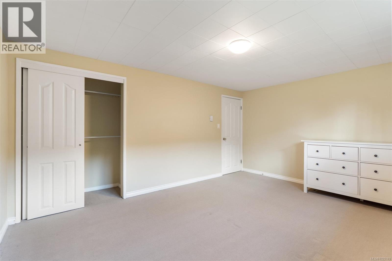  5054 Catalina Terrace, Saanich