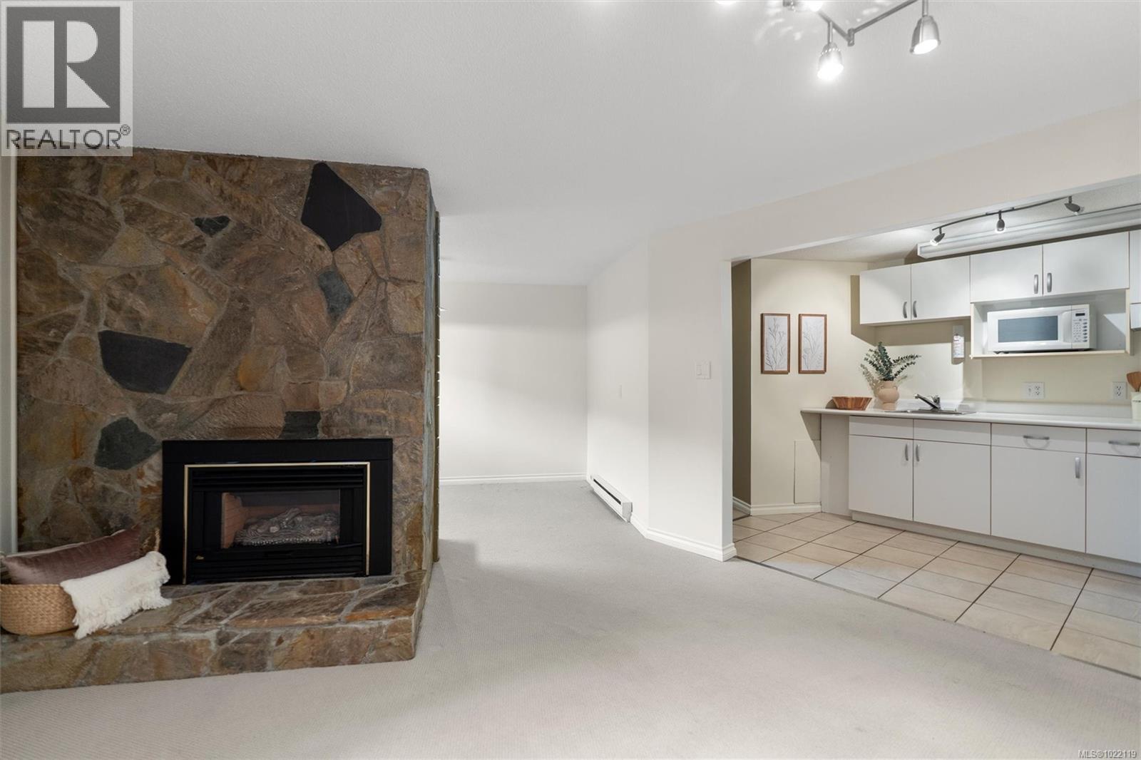  5054 Catalina Terrace, Saanich