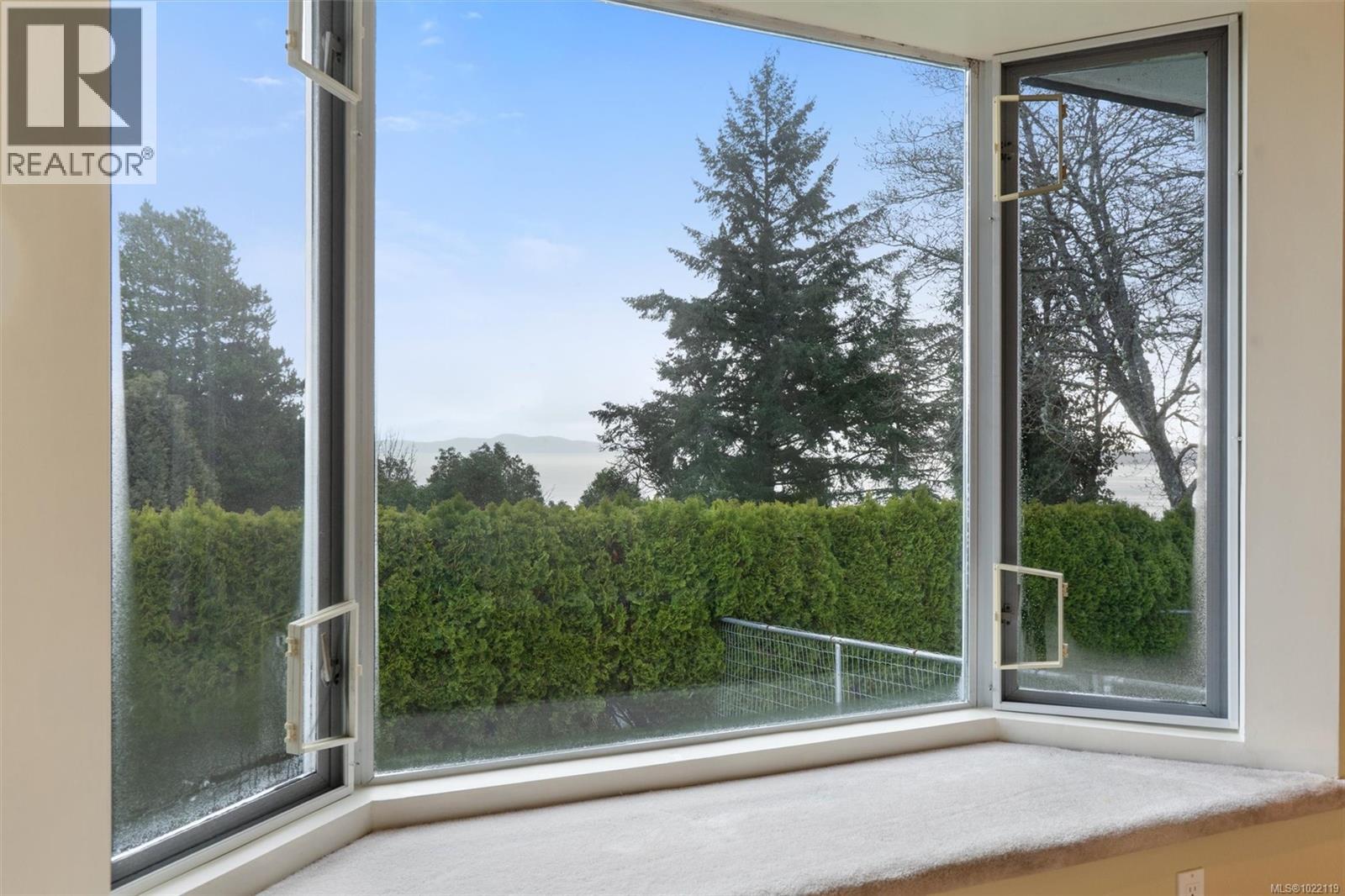  5054 Catalina Terrace, Saanich