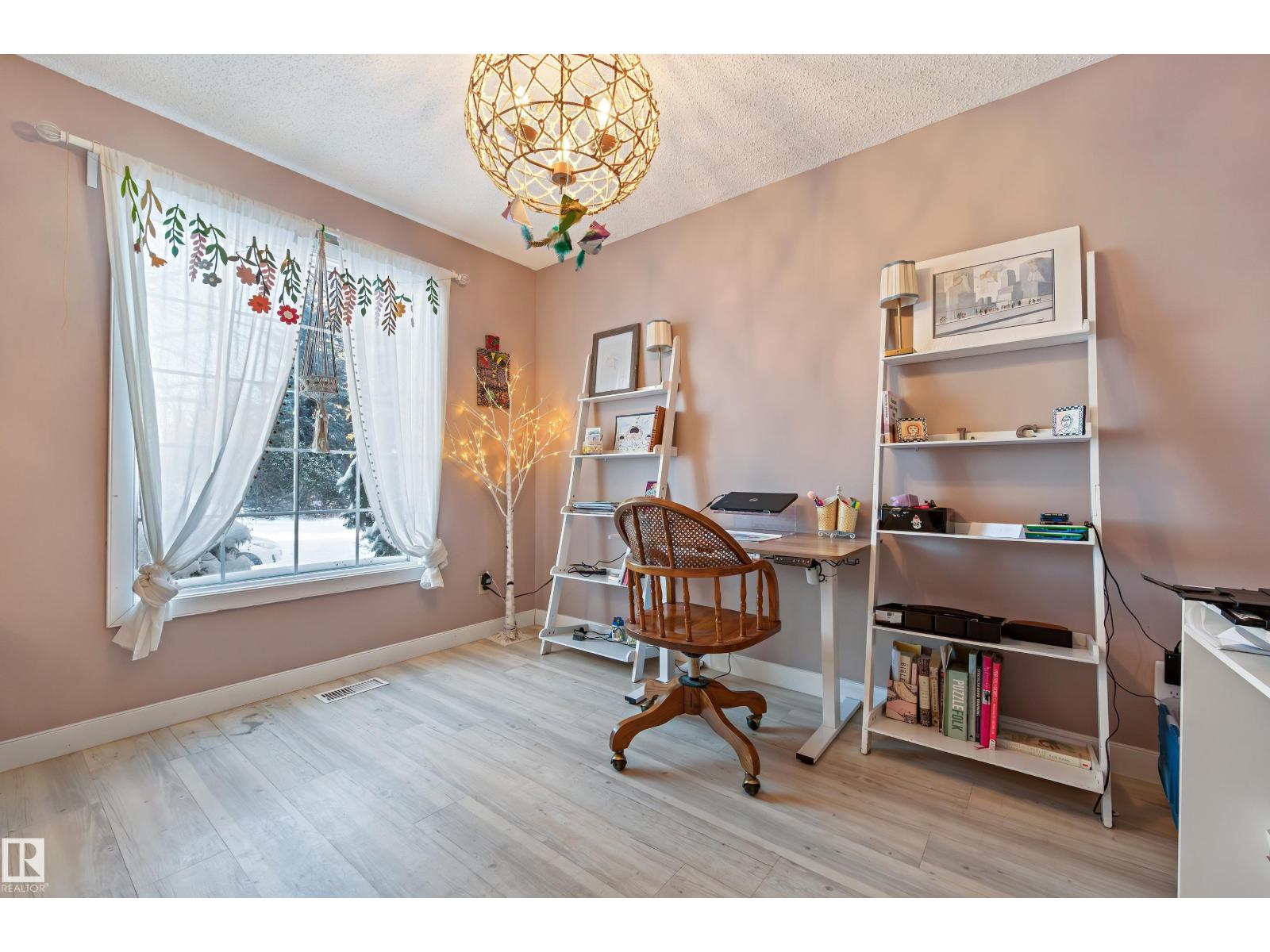 624 HENDERSON ST NW, Edmonton