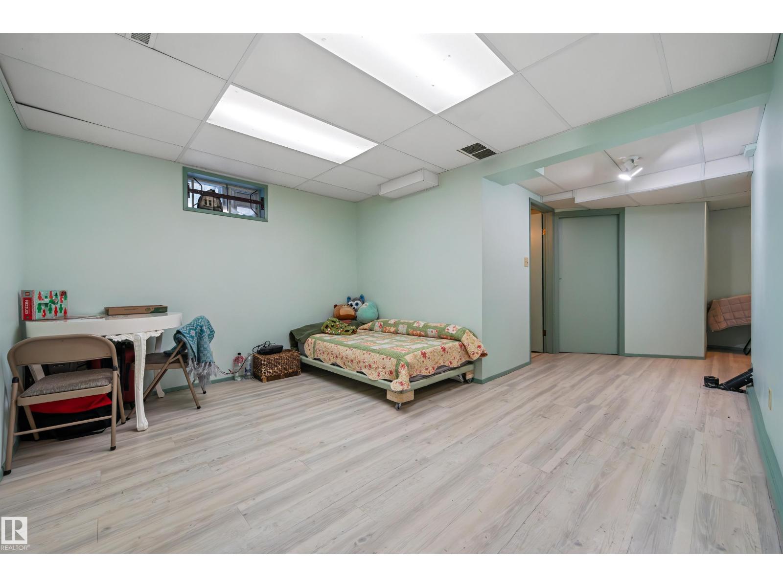 624 HENDERSON ST NW, Edmonton