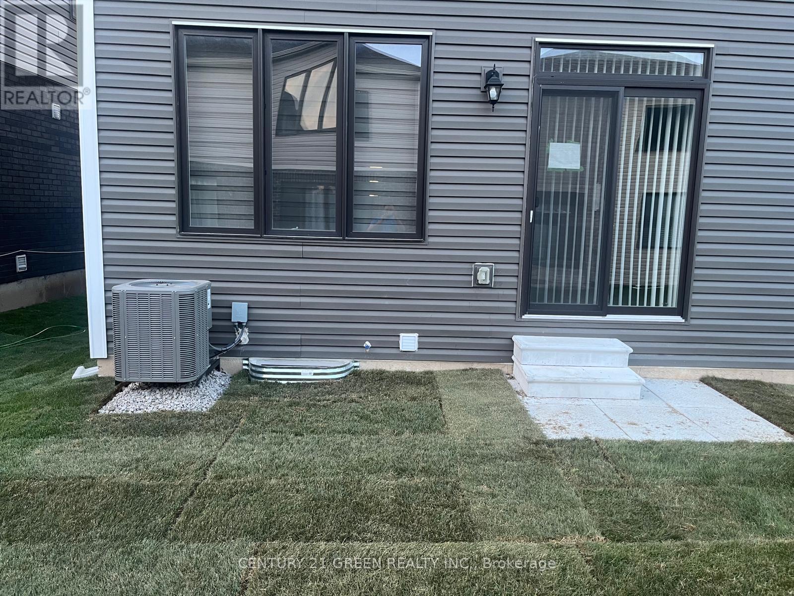 50 SUNFLOWER CRESCENT - 20