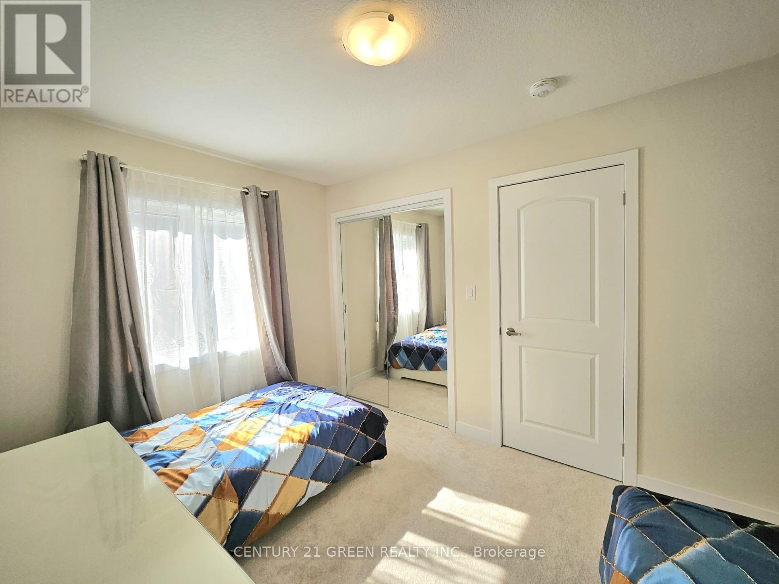 50 SUNFLOWER CRESCENT - 26