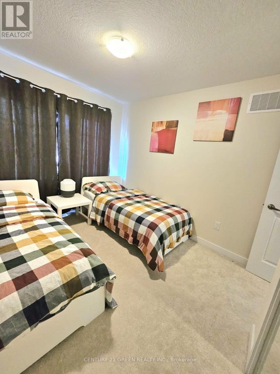 50 SUNFLOWER CRESCENT - 28