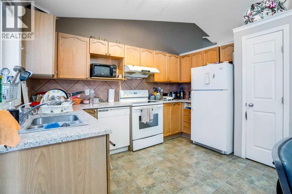 Single Family House 4 Level for Sale in  Taralea Park NE Taradale Calgary 