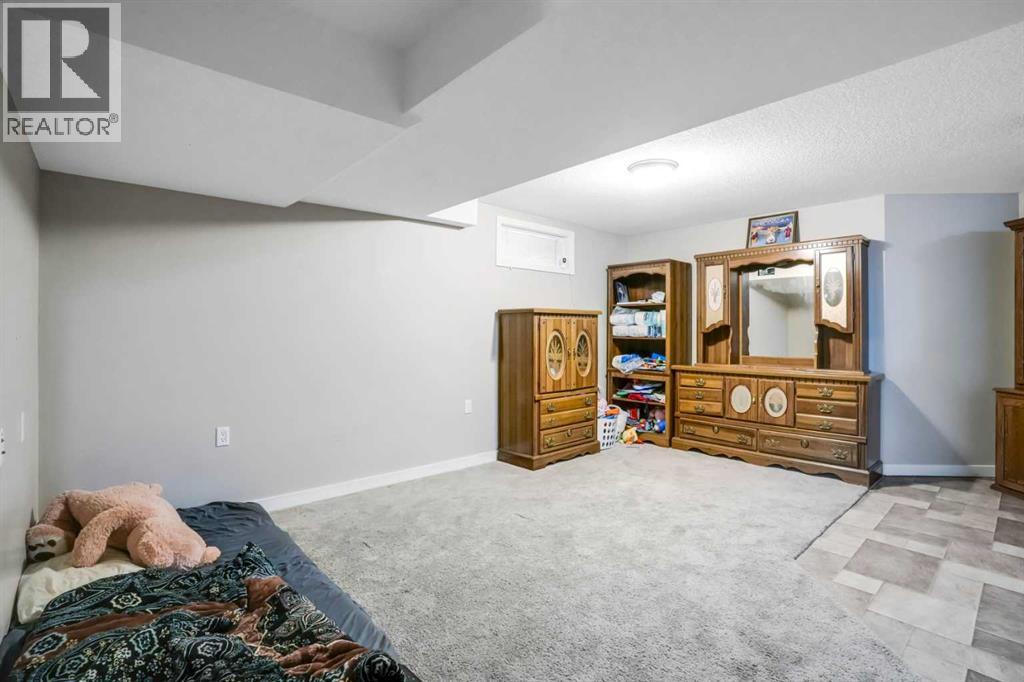 Single Family House 4 Level for Sale in  Taralea Park NE Taradale Calgary 