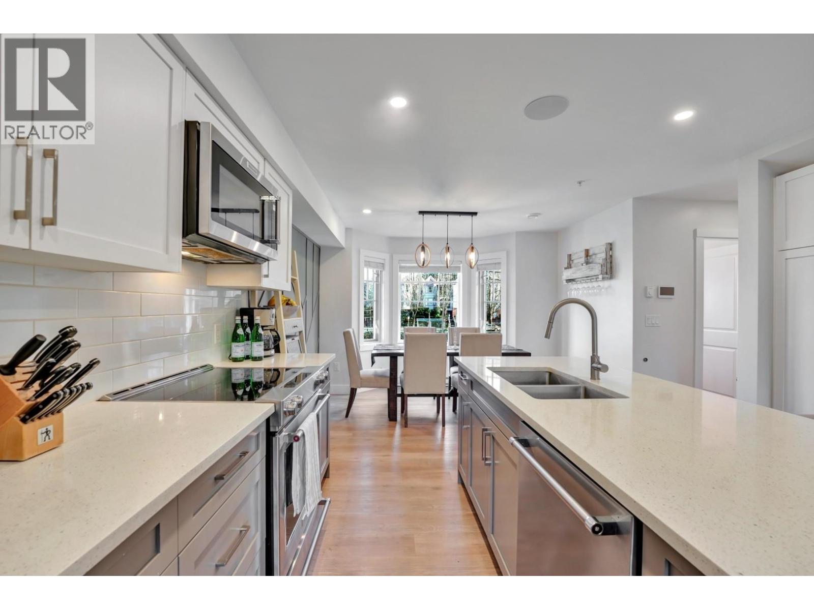 3 2338 KELLY AVENUE, Port Coquitlam