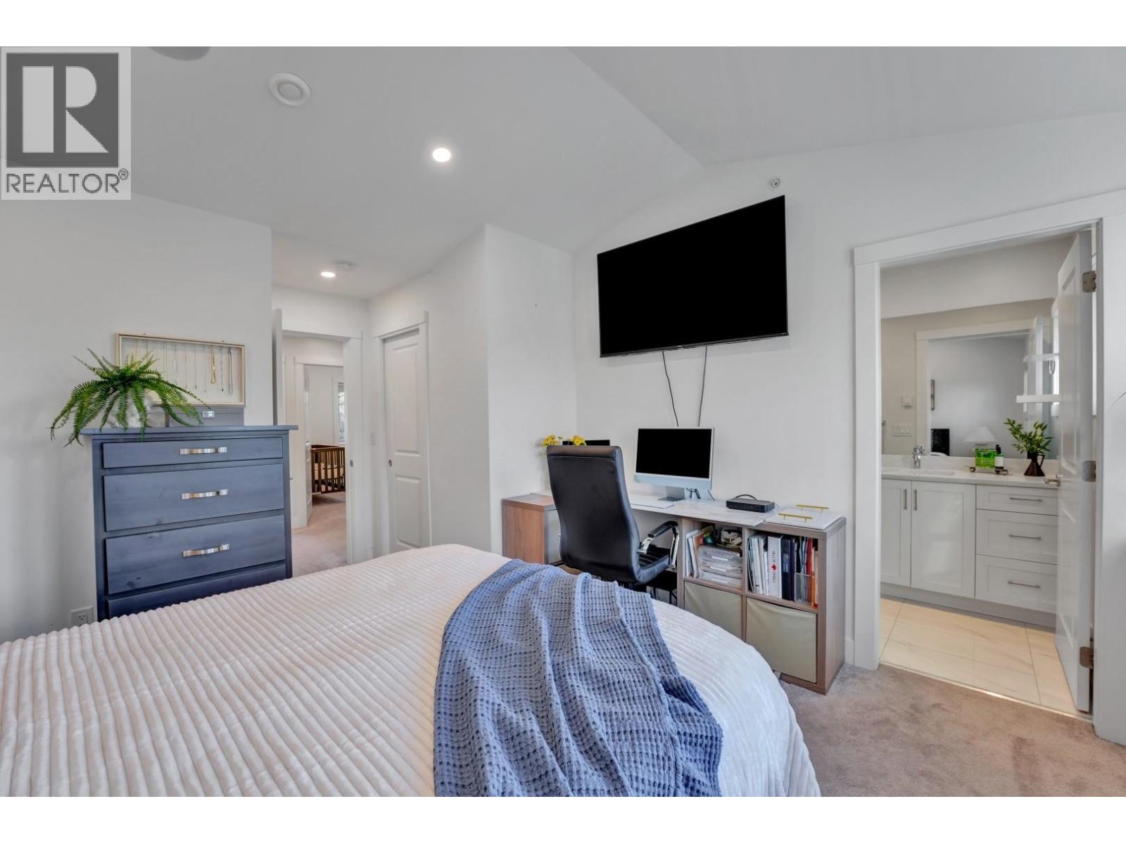 3 2338 KELLY AVENUE, Port Coquitlam