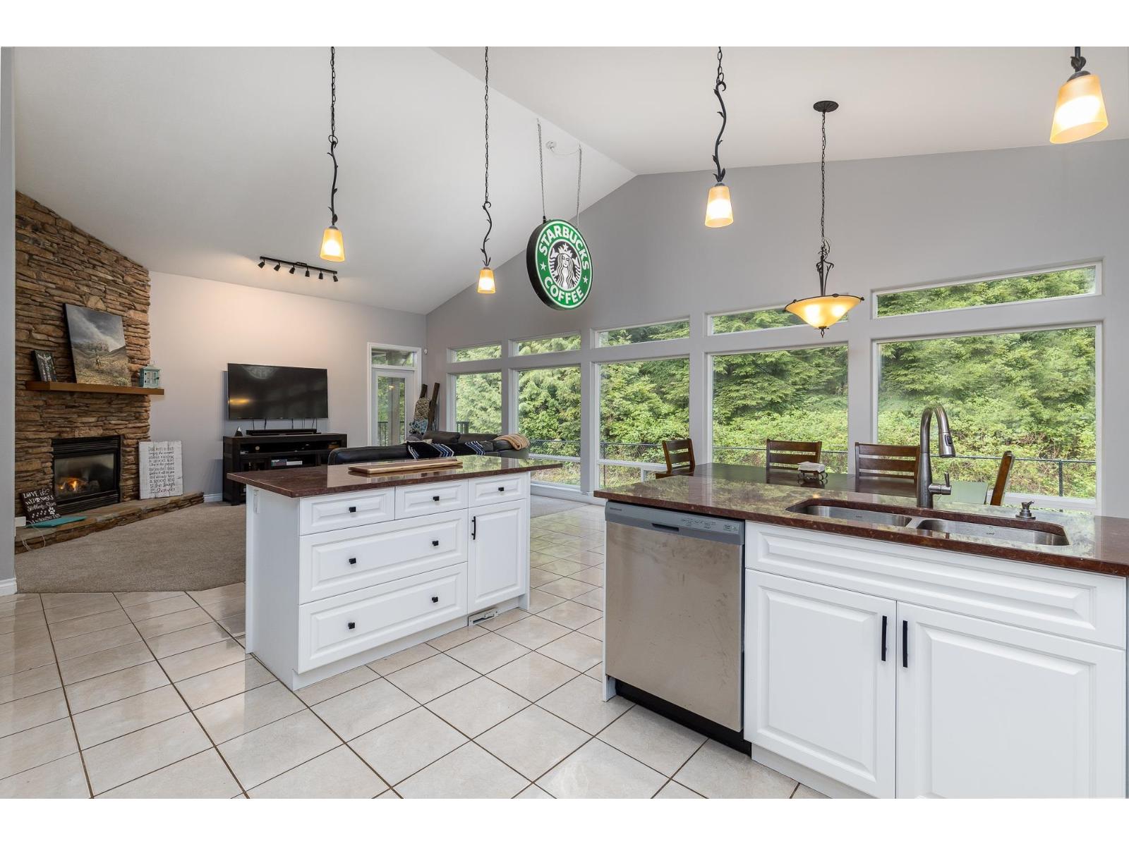 12156 BELL STREET, Mission