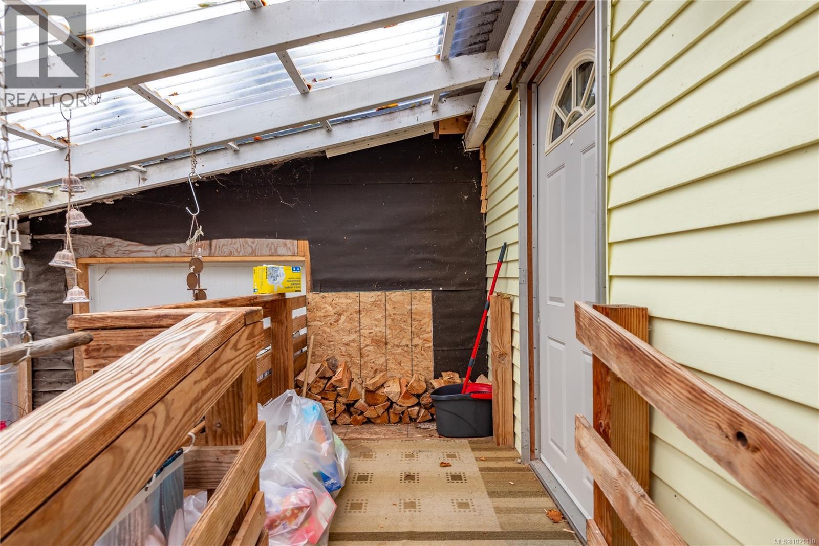 129 SEABREEZE DR N - 24