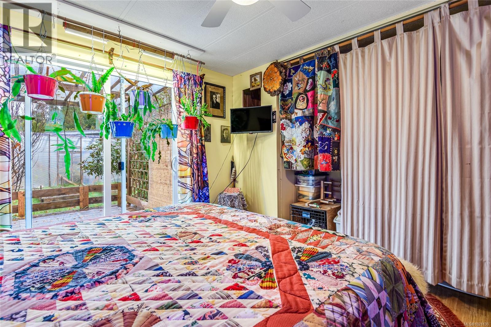 129 SEABREEZE DR N - 13