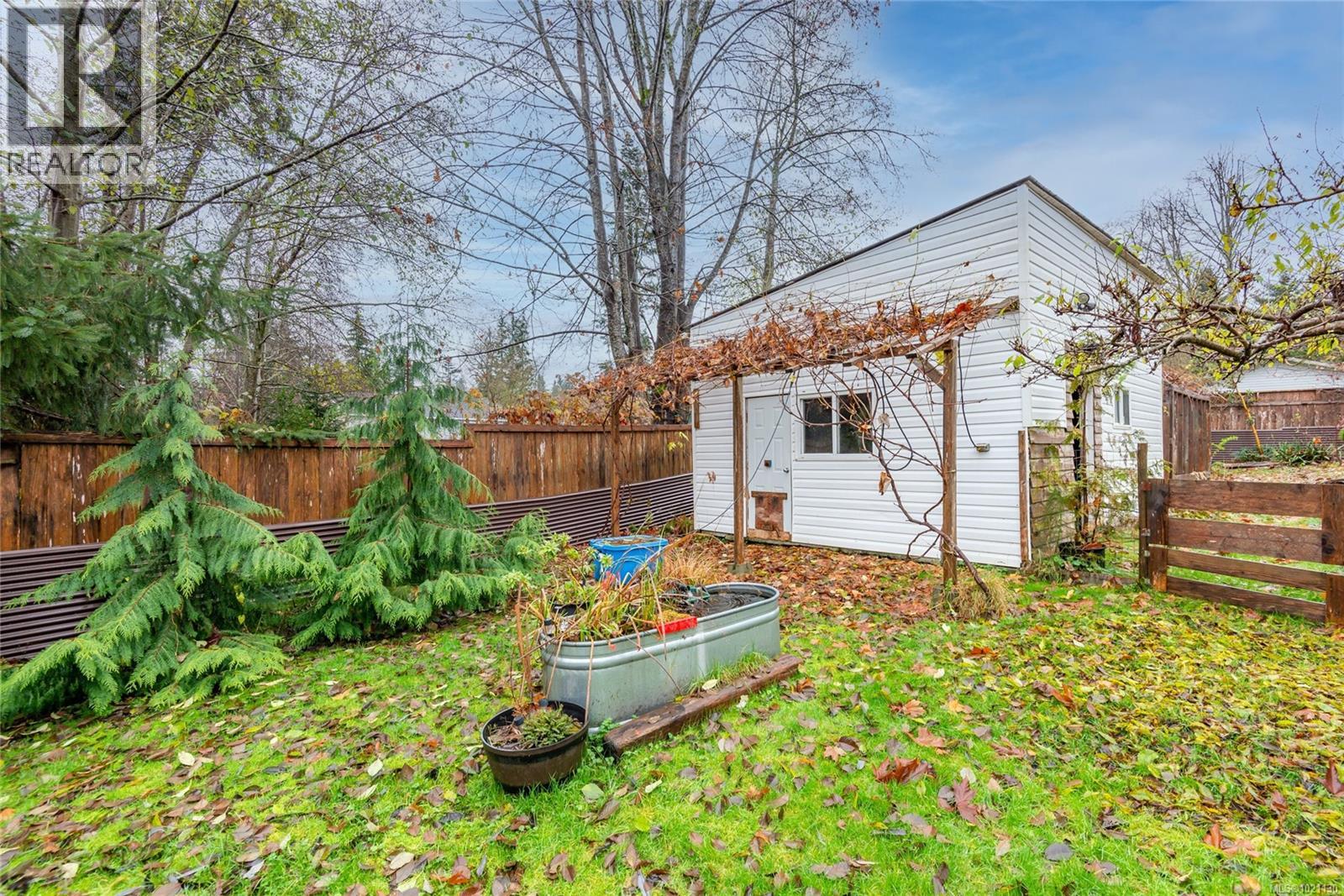 129 SEABREEZE DR N - 22