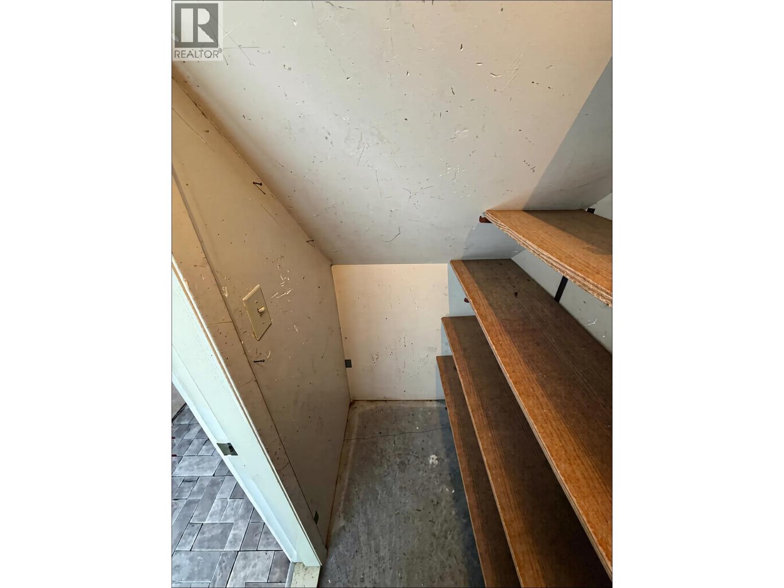 103 3 K DE K COURT, New Westminster