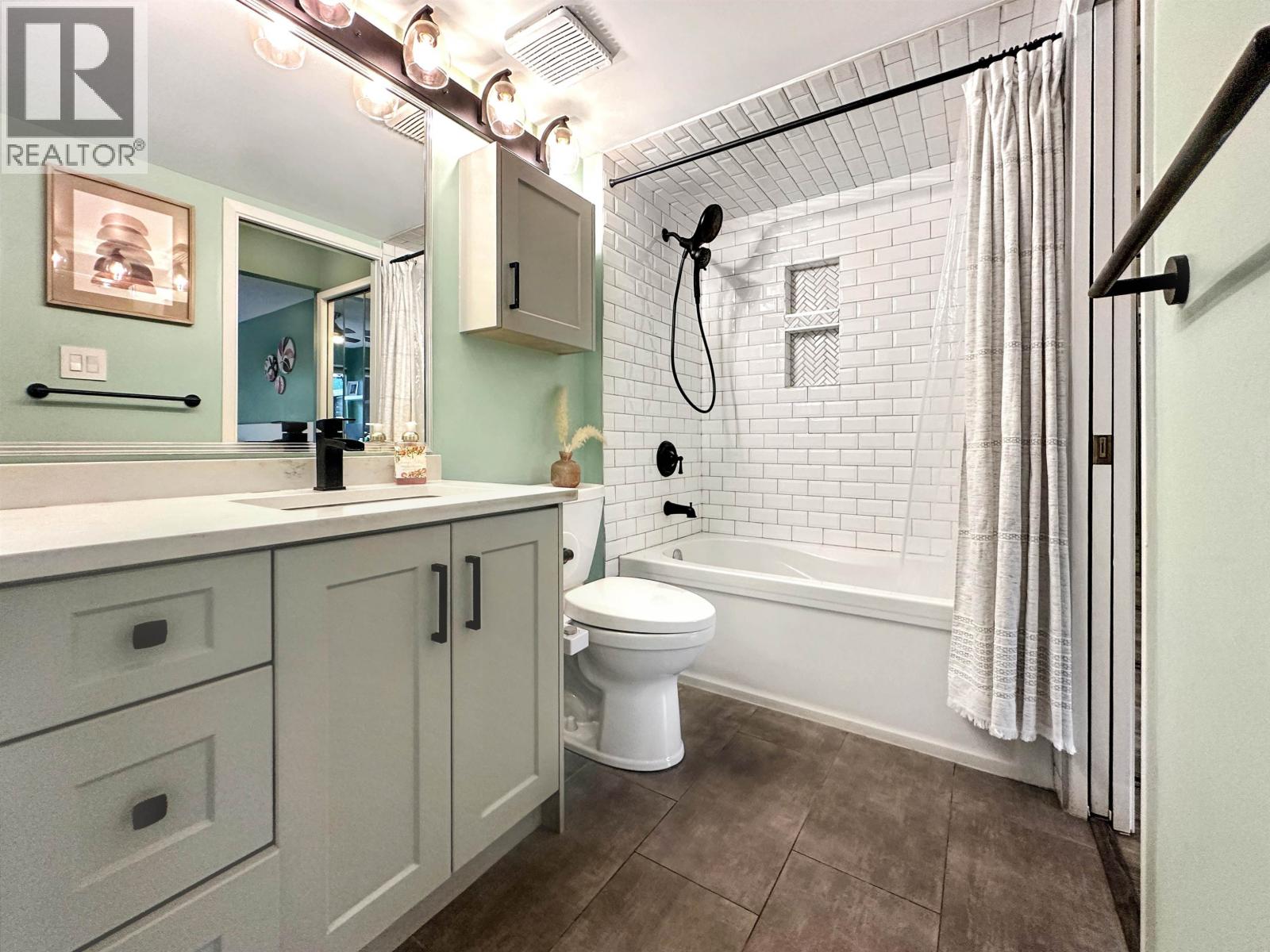 103 3 K DE K COURT, New Westminster