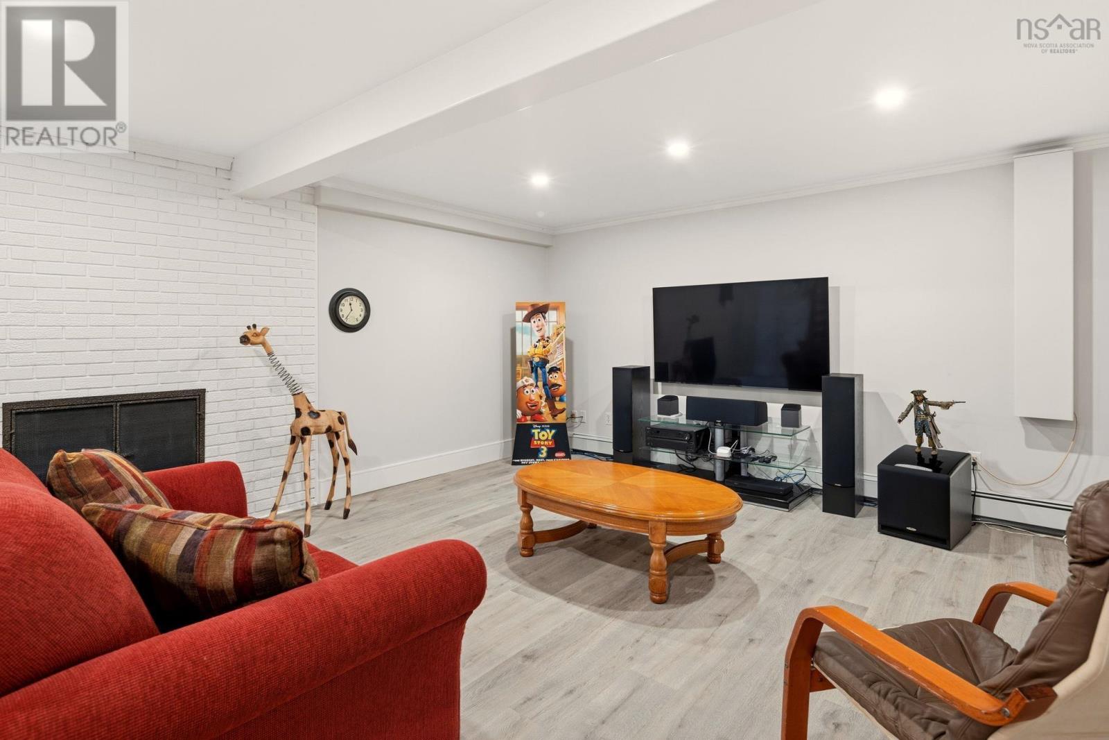 Property 30 of 49 of 7 Benview Drive