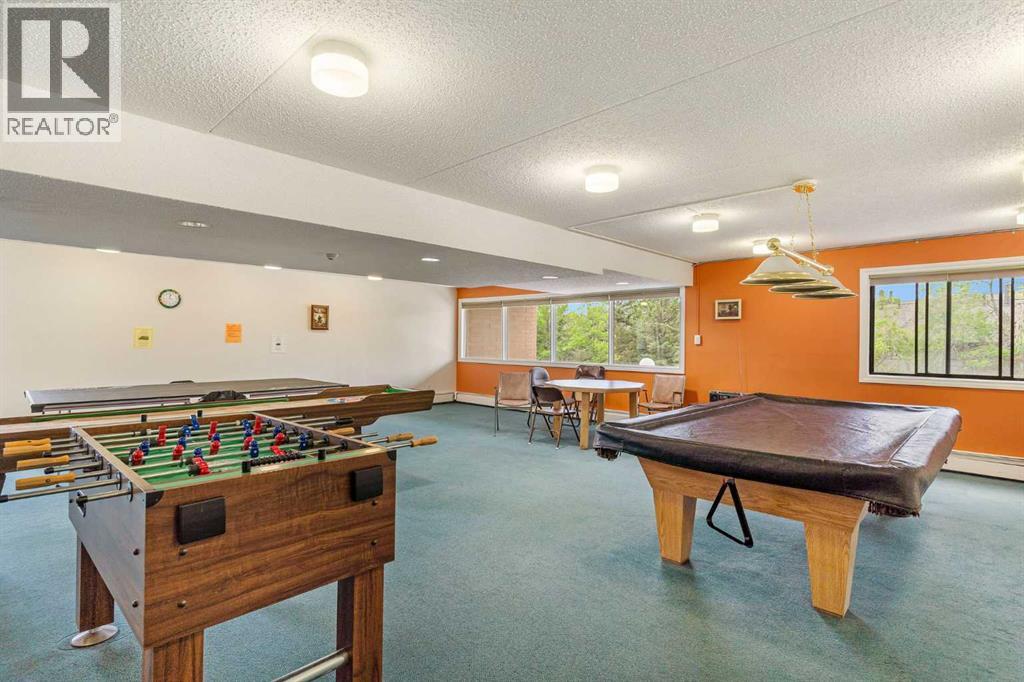 Single Family House for Sale in   Dalton Drive NW Dalhousie Calgary 