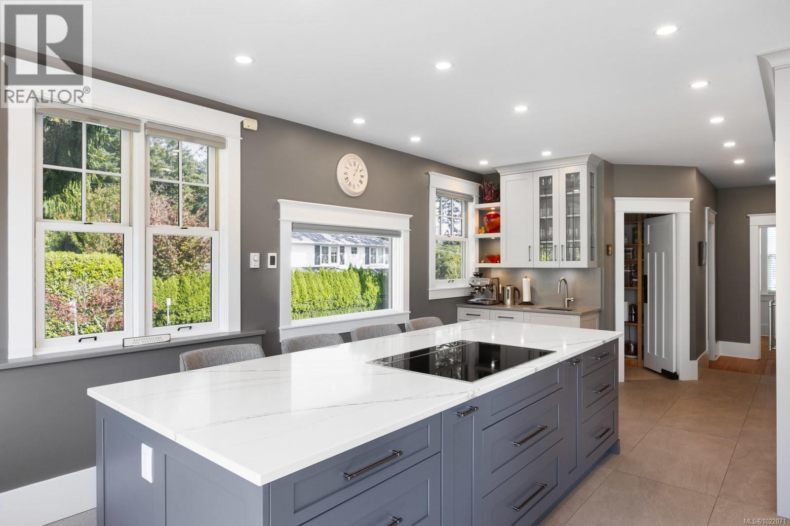  2655 Shady Lane, Oak Bay