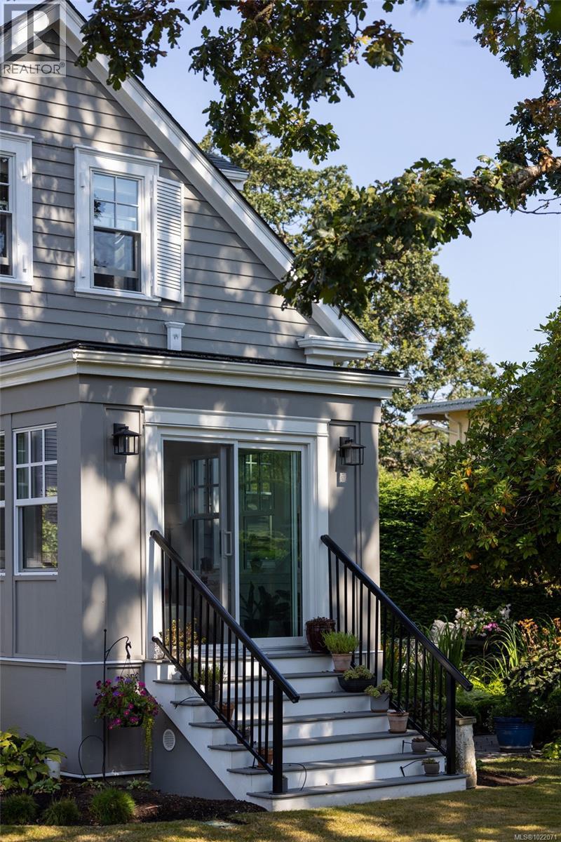  2655 Shady Lane, Oak Bay