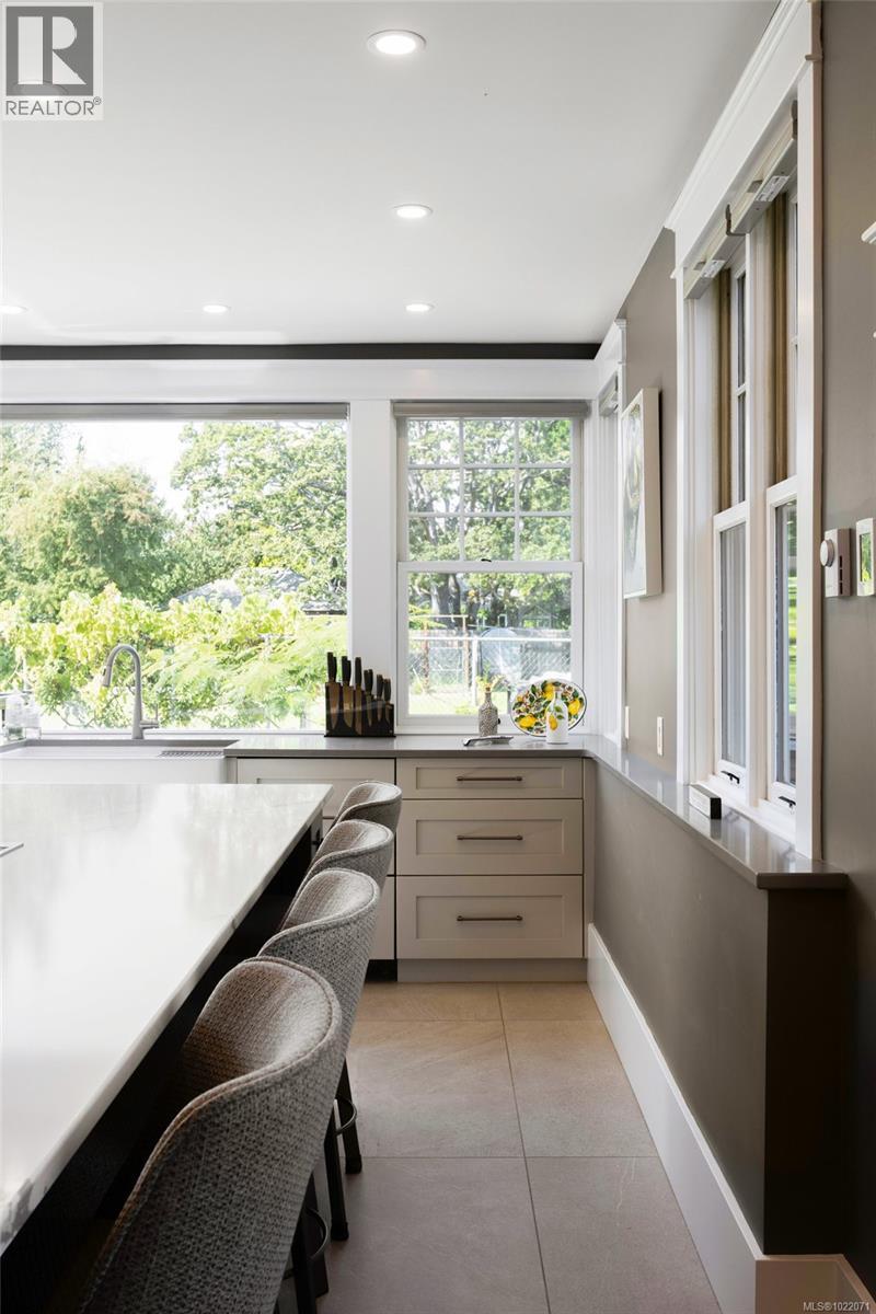  2655 Shady Lane, Oak Bay